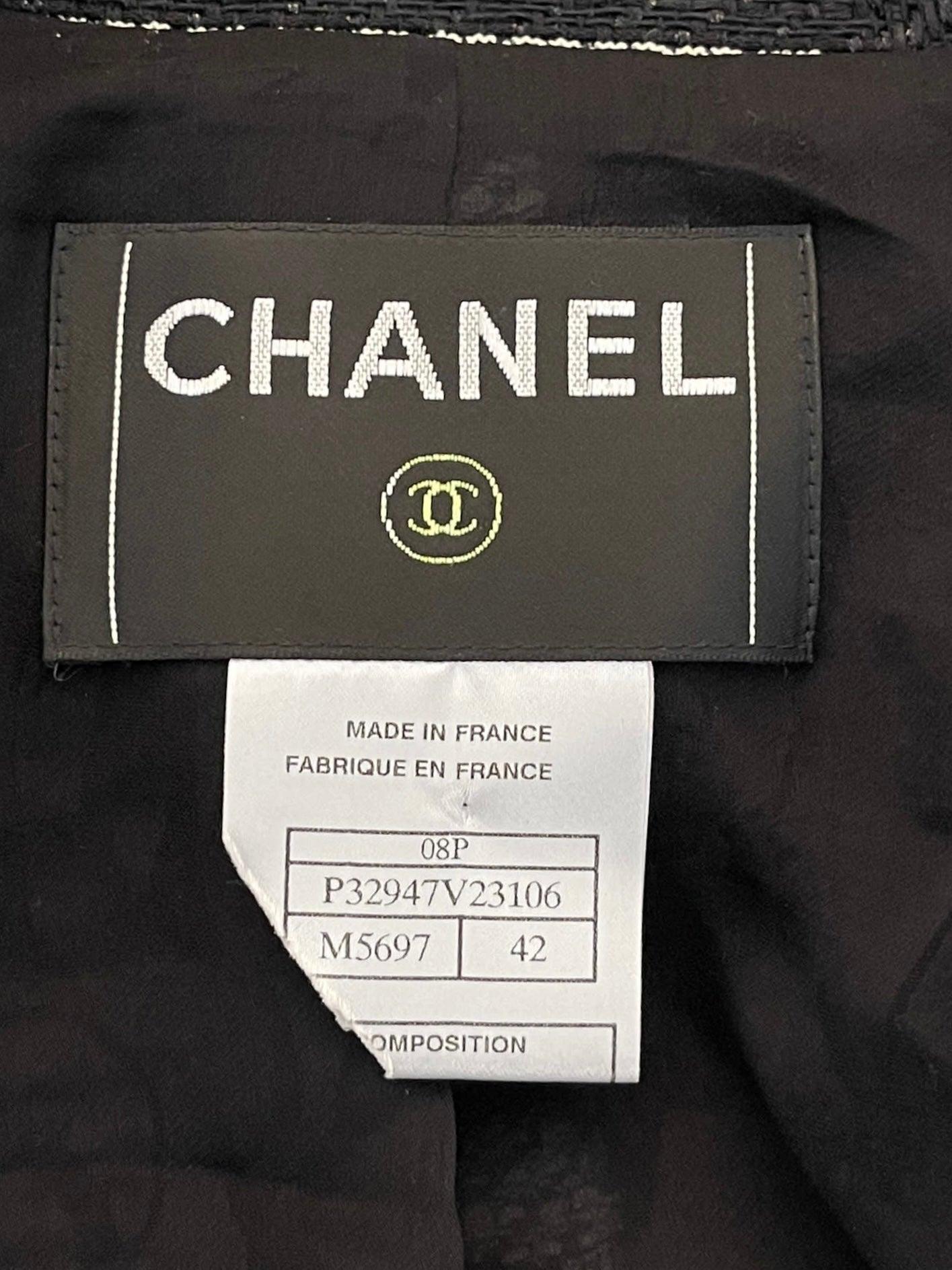 Chanel Fantasy Tweed Jacket With 'CC' Logo Chains  & Pearls For Sale 5