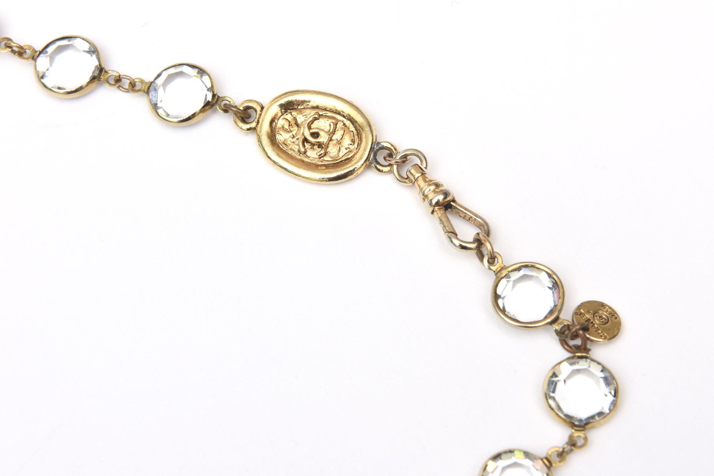 Taille coussin antique Chanel Collier portefeuille vintage en fausses perles et cristal biseauté en vente