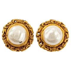 Chanel - Boucles d'oreilles à clip en fausses perles