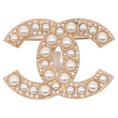 Chanel Faux Pearl Matte Gold Tone CC Logo Brooch