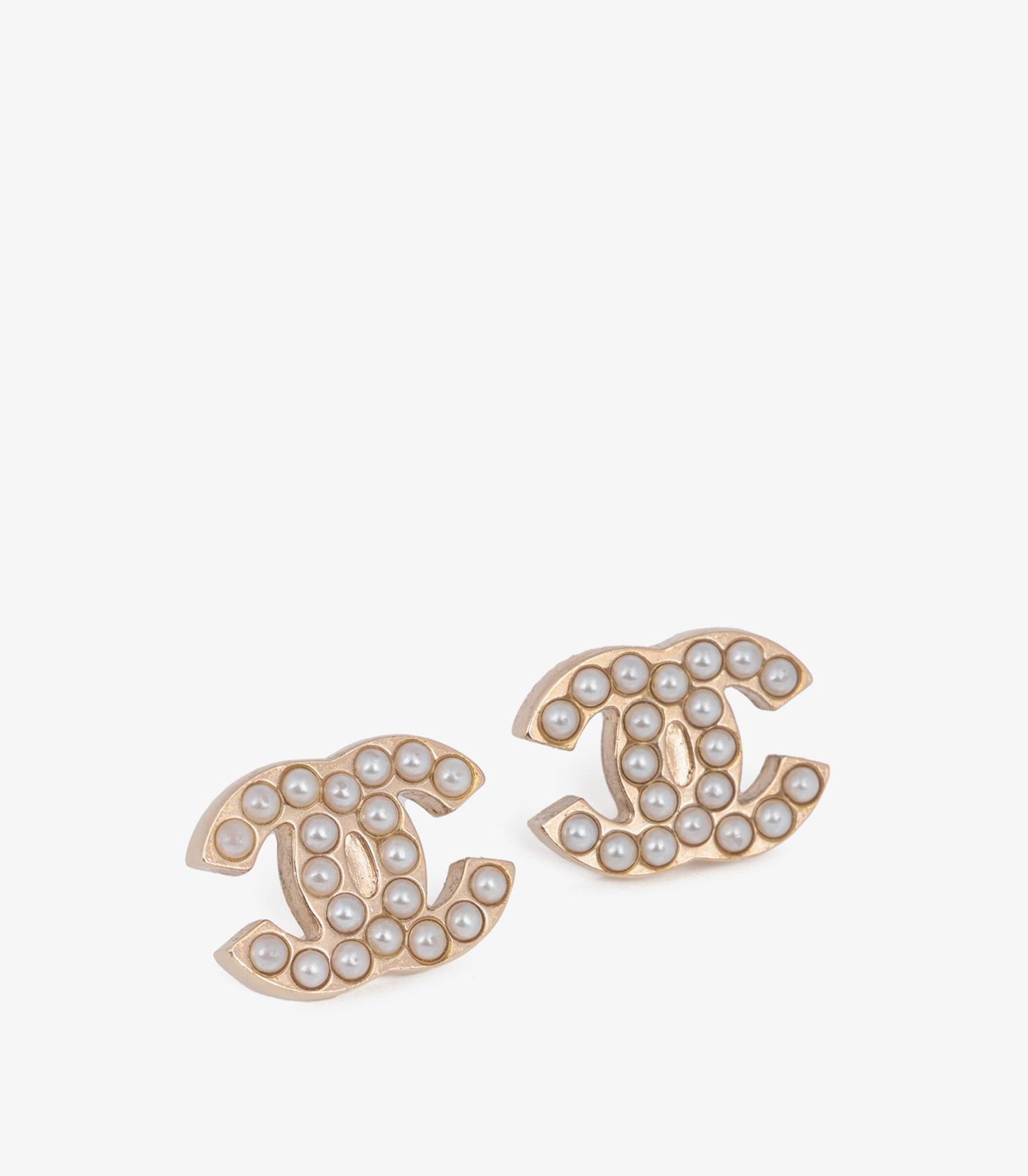 chanel pearl earrings studs