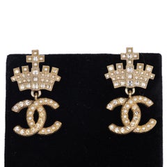 CHANEL Faux Pearl & Strass CC Crown Drop Pierced Earrings Gold