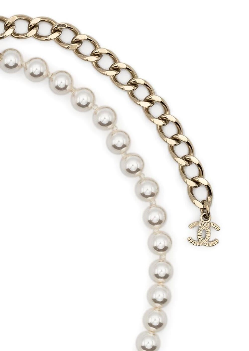 Women's Chanel Faux Pearls and Logo-Pendant Necklace For Sale