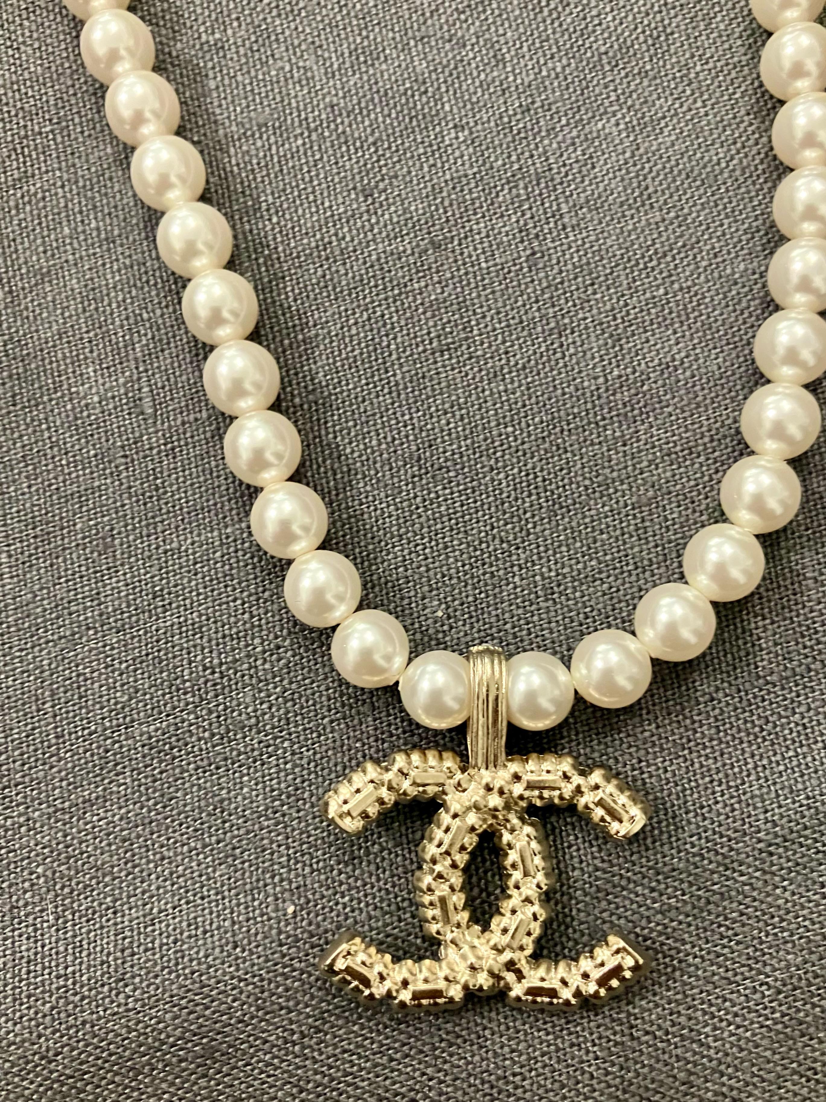 Chanel Faux Pearls and Logo-Pendant Necklace For Sale 2