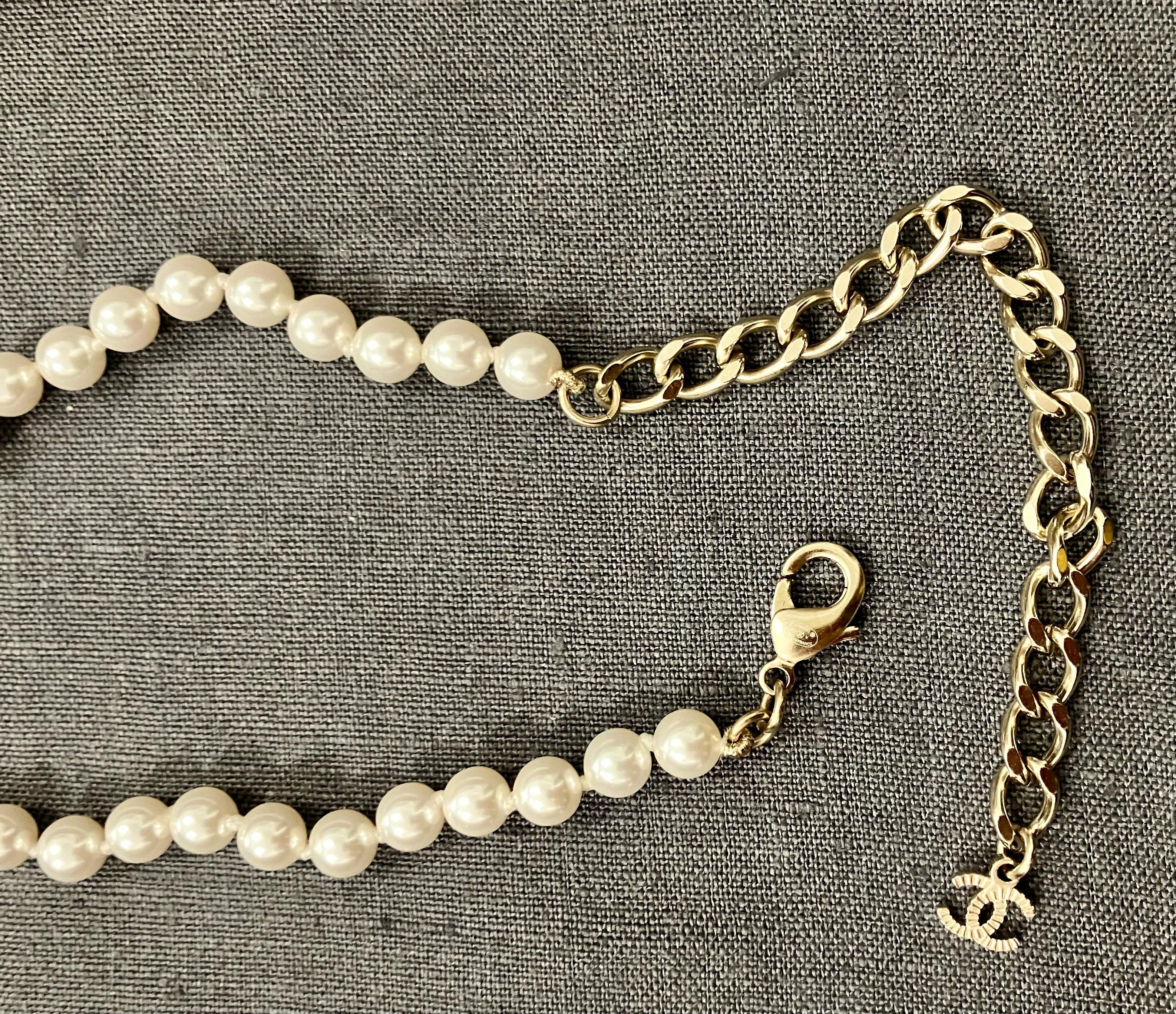 Chanel Faux Pearls and Logo-Pendant Necklace For Sale 3