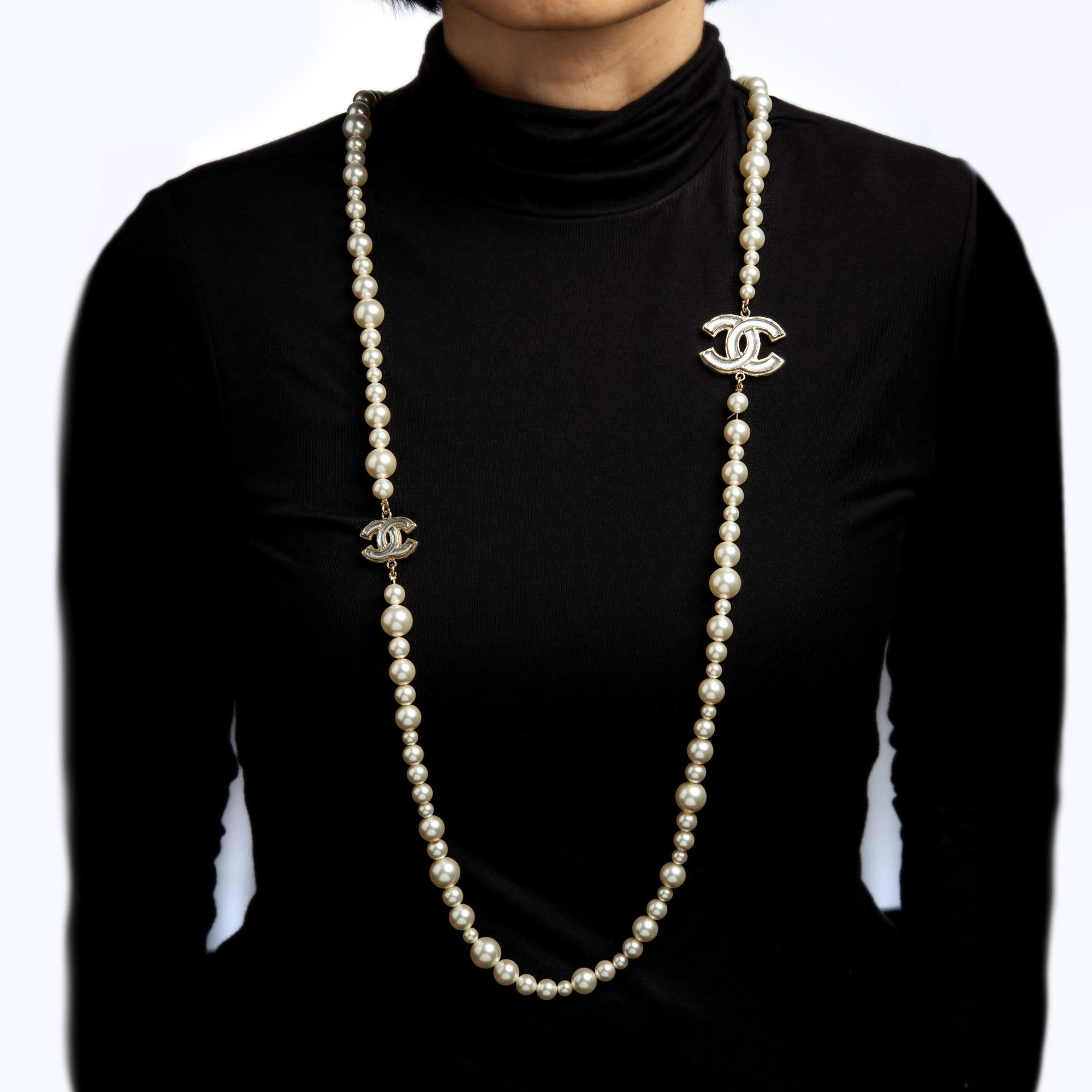 chanel pearl necklace long