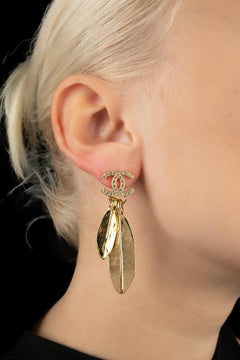 Chanel 'feather' earrings by Virginie Viard 2022