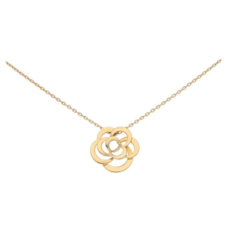 Chanel Fil De Camélia Flower Pendant Necklace Set in 18 Karat Yellow Gold
