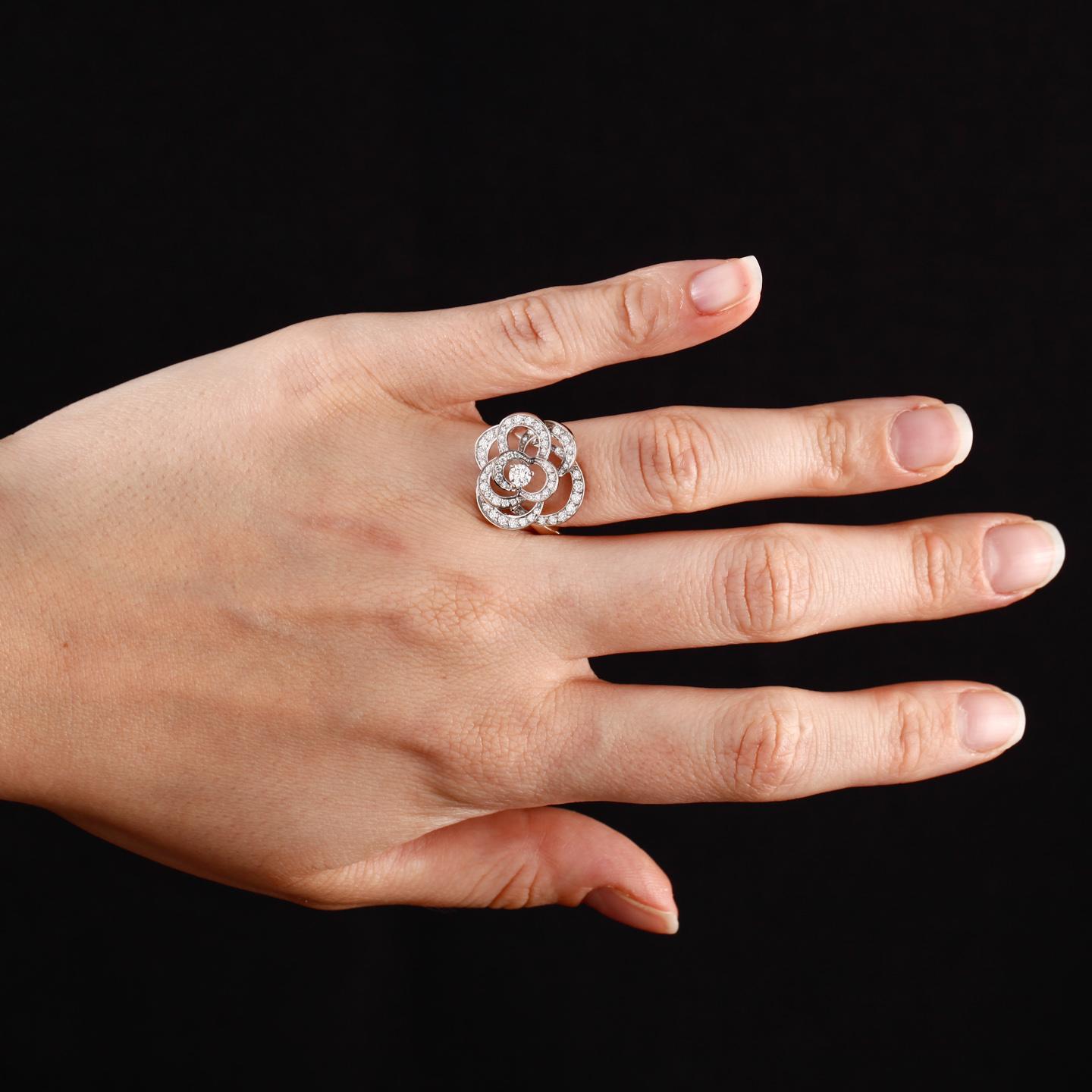 Women's Chanel Fil de Camélia Ring 18 Karat White Gold and Diamonds 0.75 Carat, J2579 For Sale