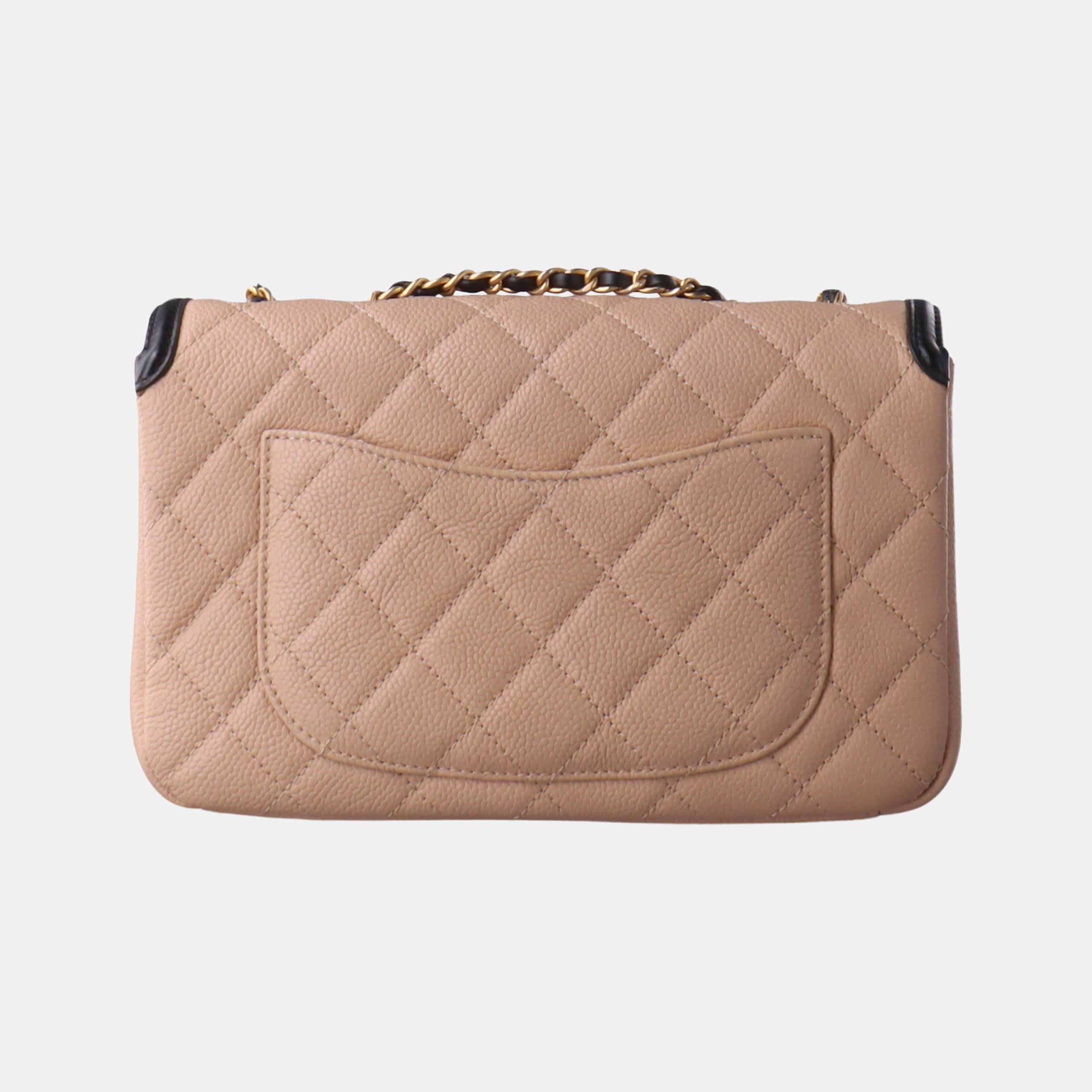 Chanel Filigree Flap Bag Caviar Leather 2017 Small Beige with Black Trim In Excellent Condition In AUBERVILLIERS, FR