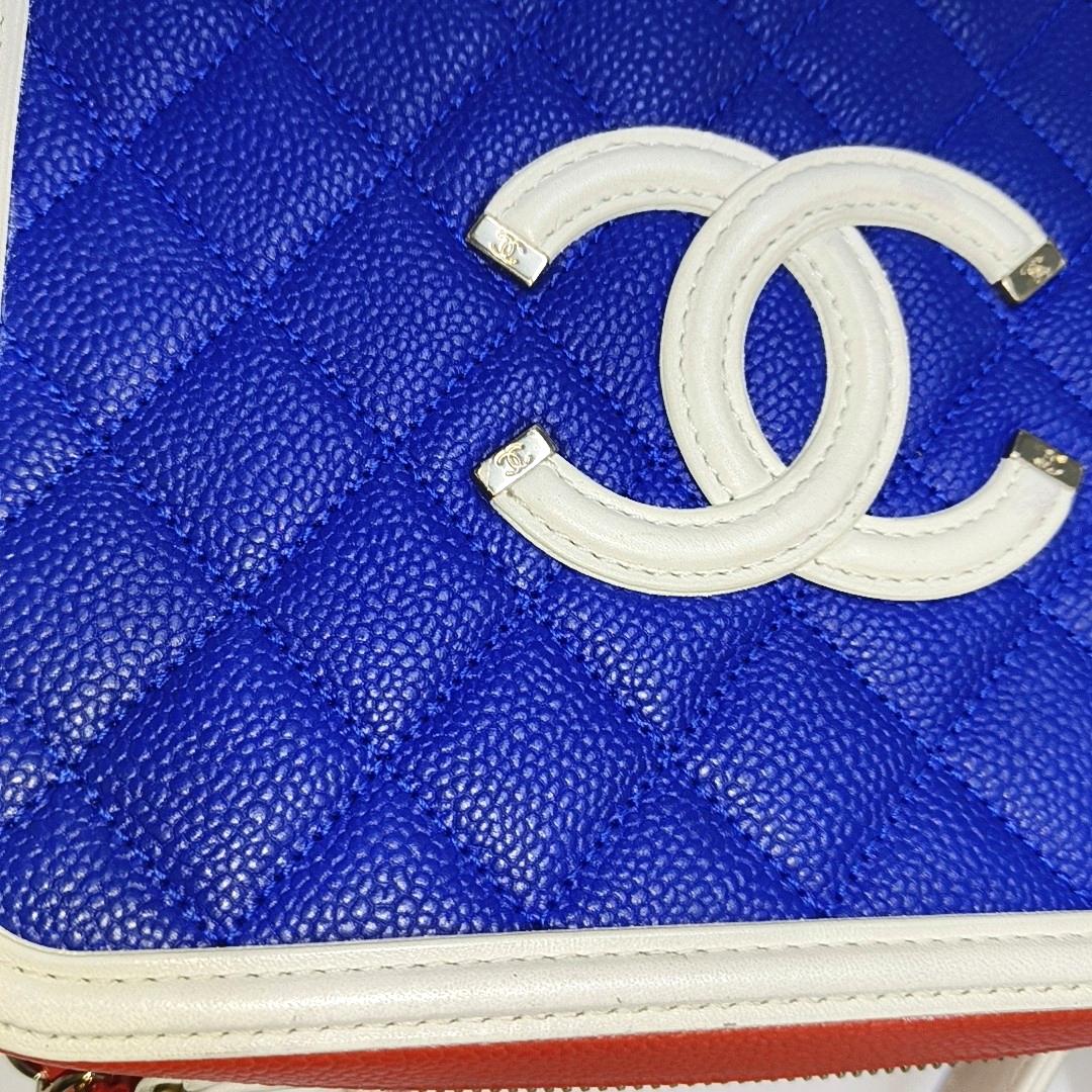 Chanel Filigree Medium Vanity Case Tricolor Caviar Leather, 2018-2019 5