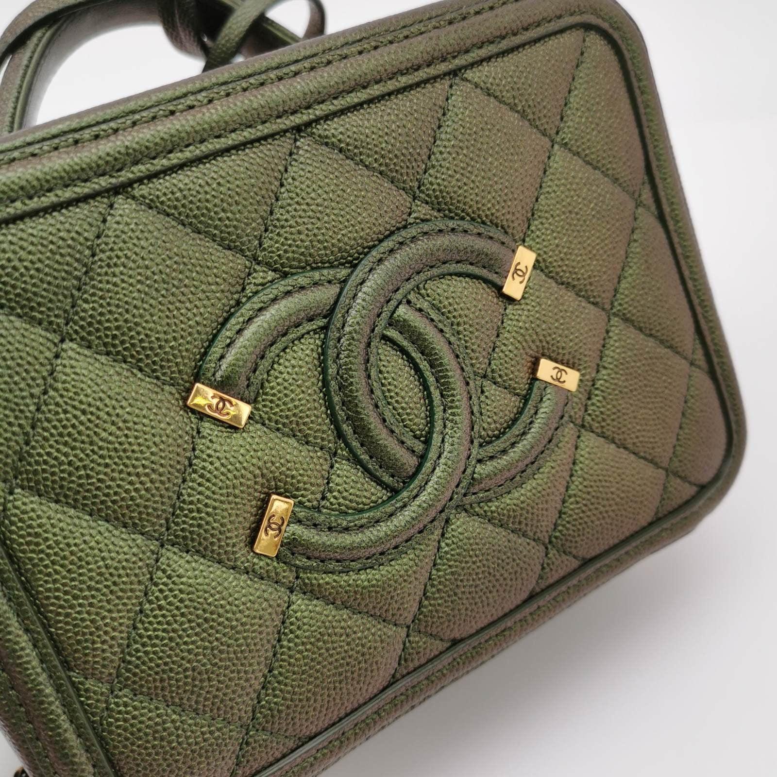 Chanel Filigree Mini Vanity Case 2018 Green Iridescent Caviar Leather 3