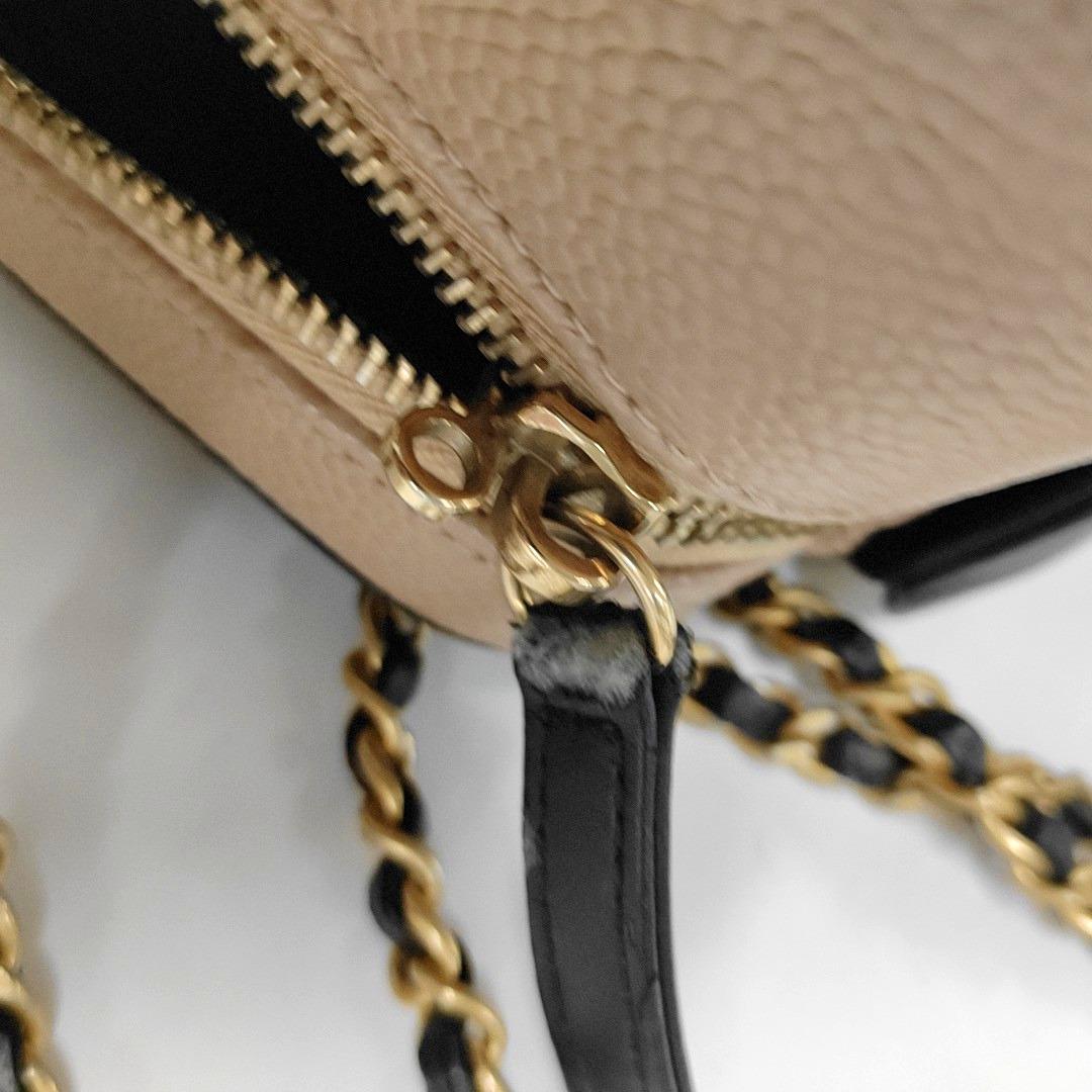 Chanel Filigree Mini Vanity Case Caviar Leather Beige with Black Trim, 2018-2019 8