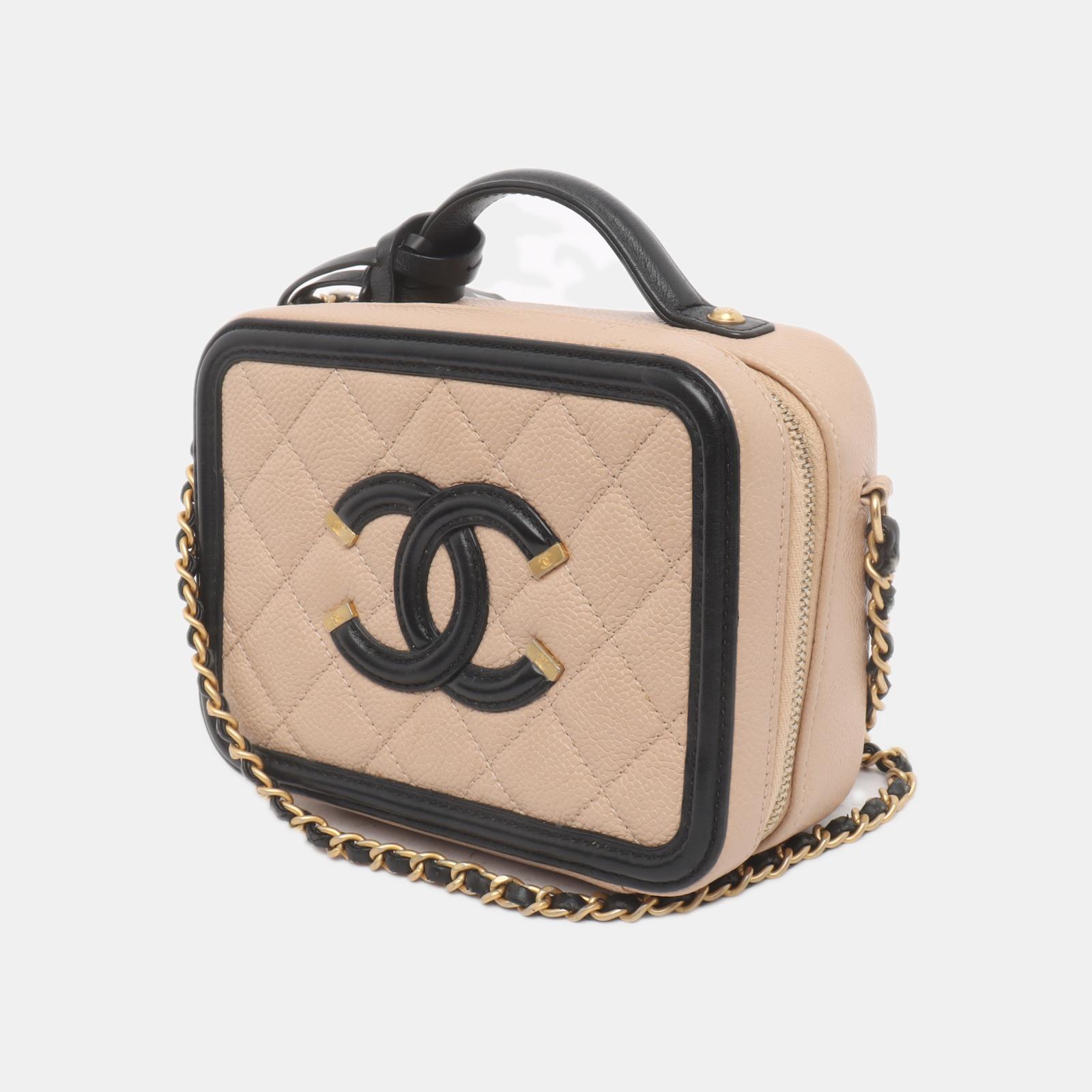 Chanel Filigree Mini Vanity Case Caviar Leather Beige with Black Trim, 2018-2019 In Excellent Condition In AUBERVILLIERS, FR