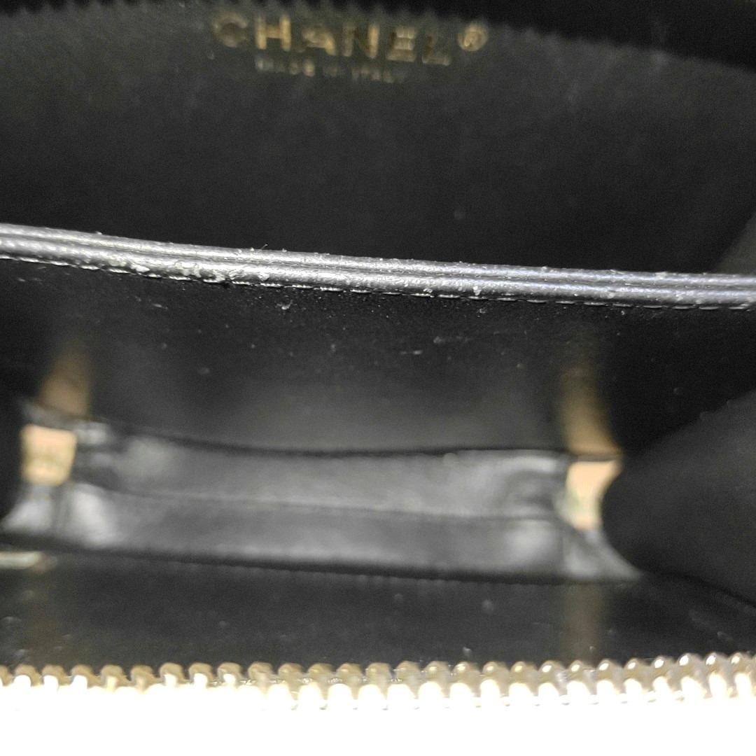 Chanel Filigree Mini Vanity Case Caviar Leather Beige with Black Trim, 2018-2019 2