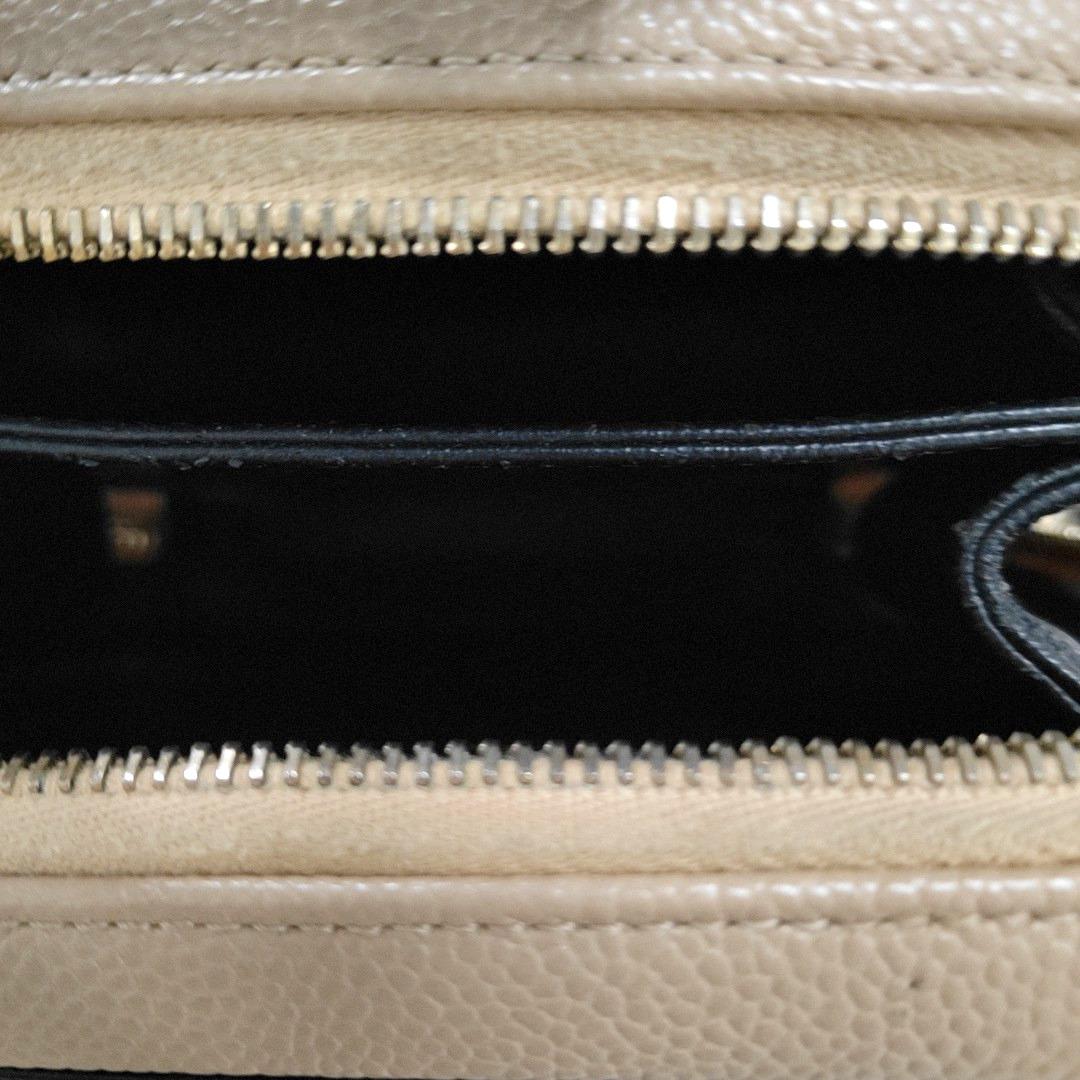 Chanel Filigree Mini Vanity Case Caviar Leather Beige with Black Trim, 2018-2019 5