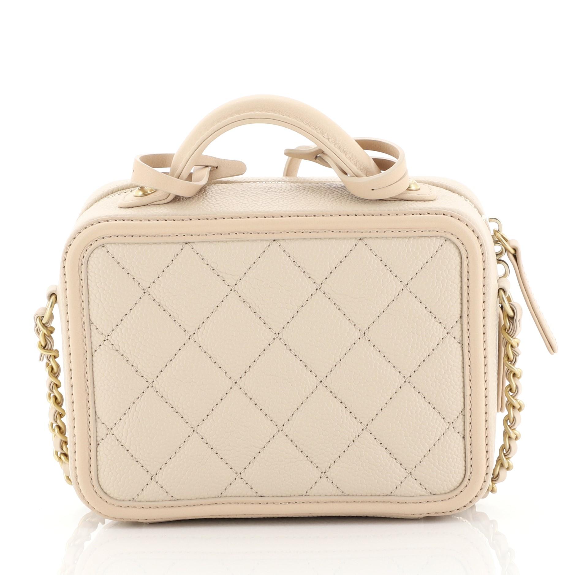Women's or Men's Chanel Filigree Vanity Case Quilted Caviar Small