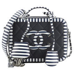 Chanel Vanity Case filigrane matelassé caviar avec cuir rayé petit modèle