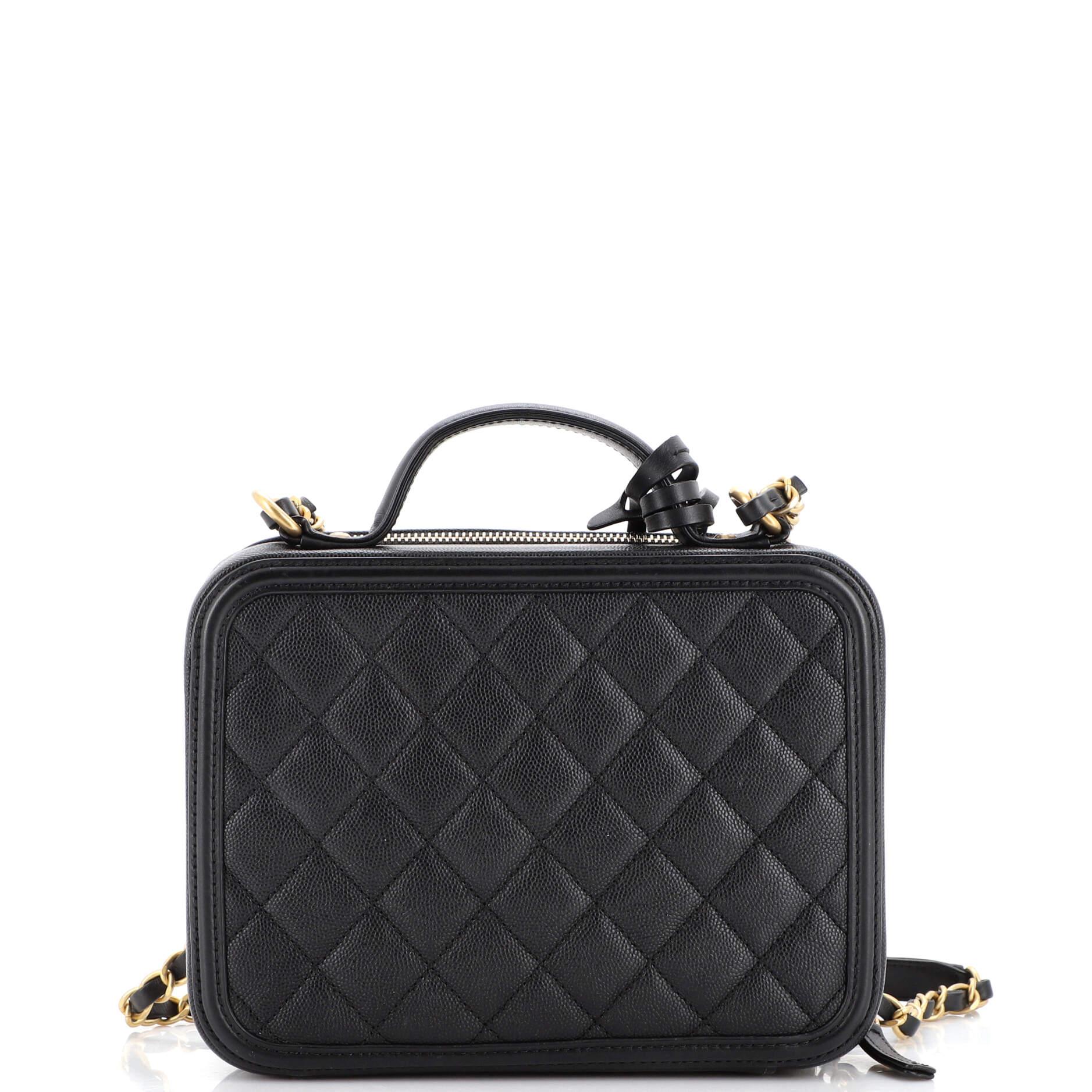 Chanel Filigree Vanity Case Quilted Iridescent Caviar Medium In Good Condition In NY, NY