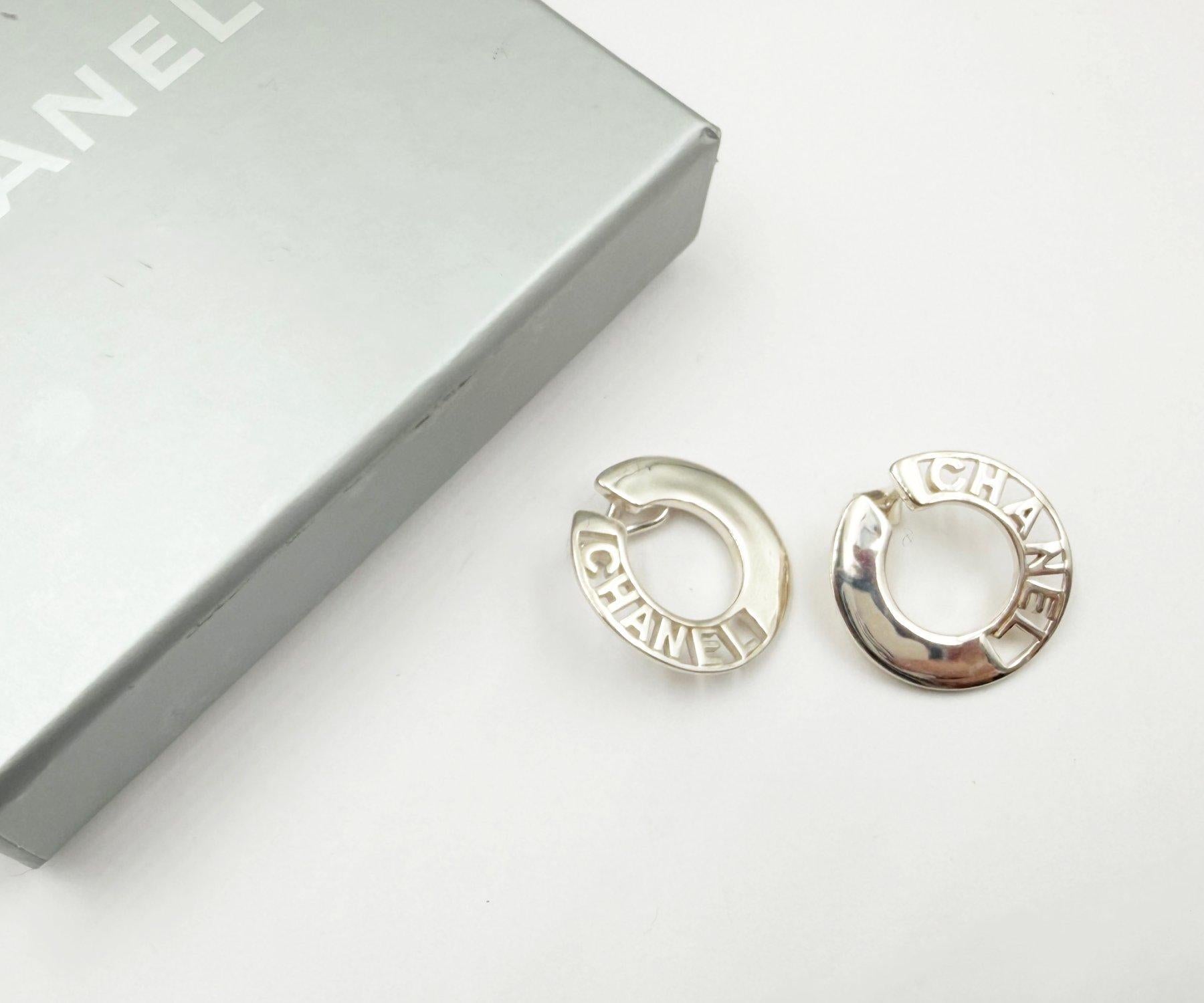 Artisan Chanel Fine Jewelry 925 Silver Letter C Clip on Earrings en vente