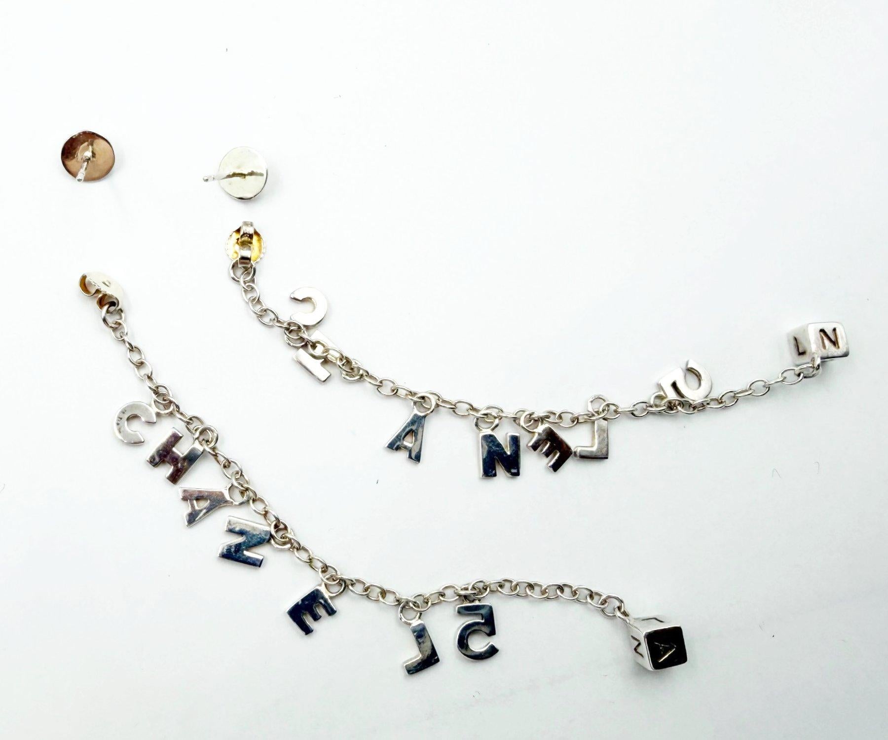 Chanel Fine Jewelry Silber 925 Buchstabe Würfel lange Piercing-Ohrringe Damen im Angebot