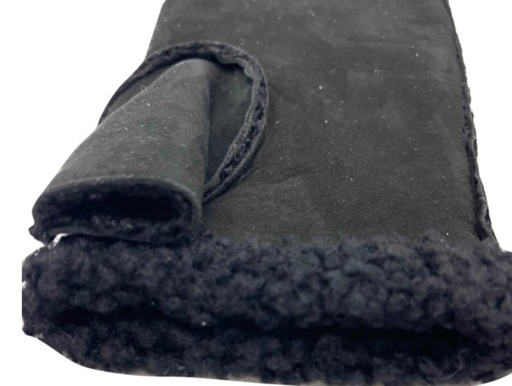 Chanel Fingerless Gloves - Black Suede Shearling Diamonte In New Condition For Sale In London, GB