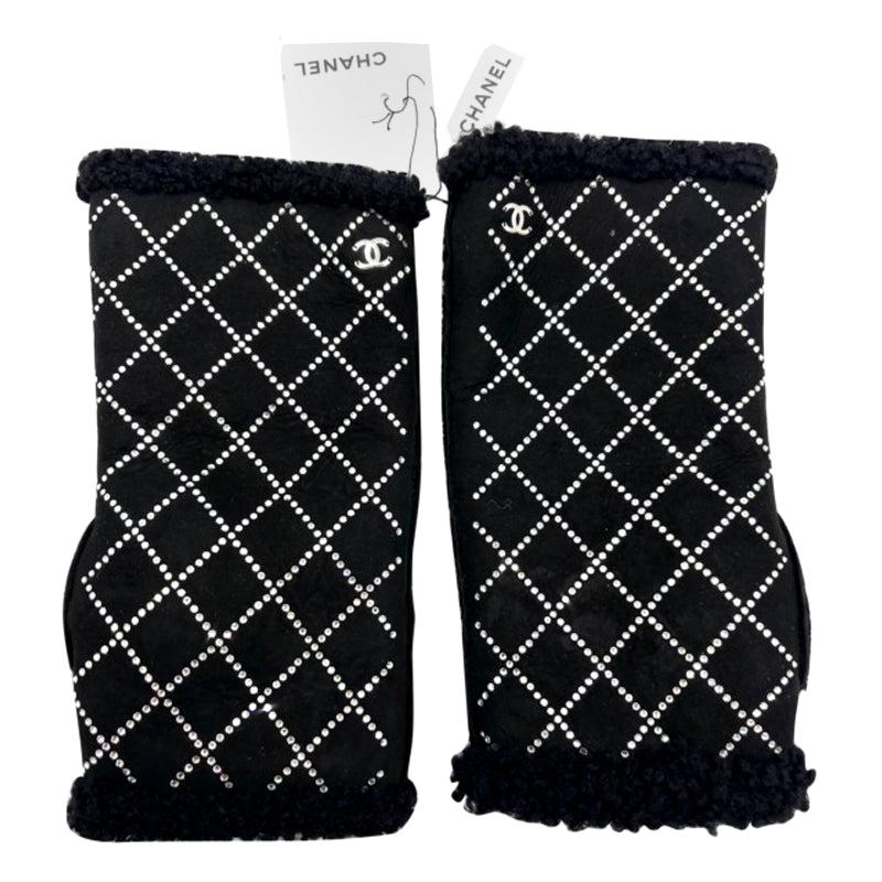Chanel Fingerless Gloves - Black Suede Shearling Diamonte For Sale