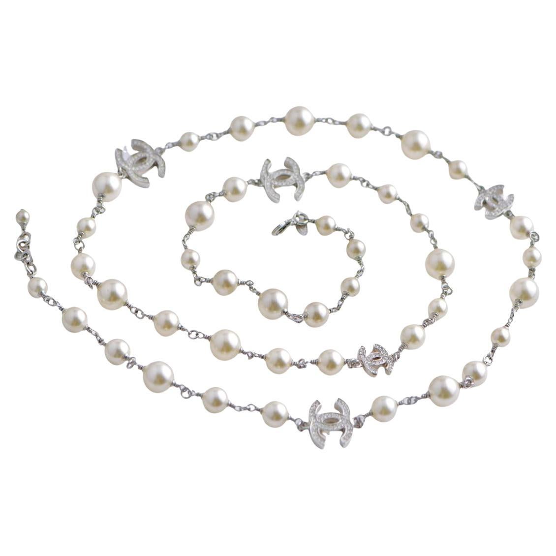 Chanel Five CC Logo Pearl Sautoir Necklace For Sale