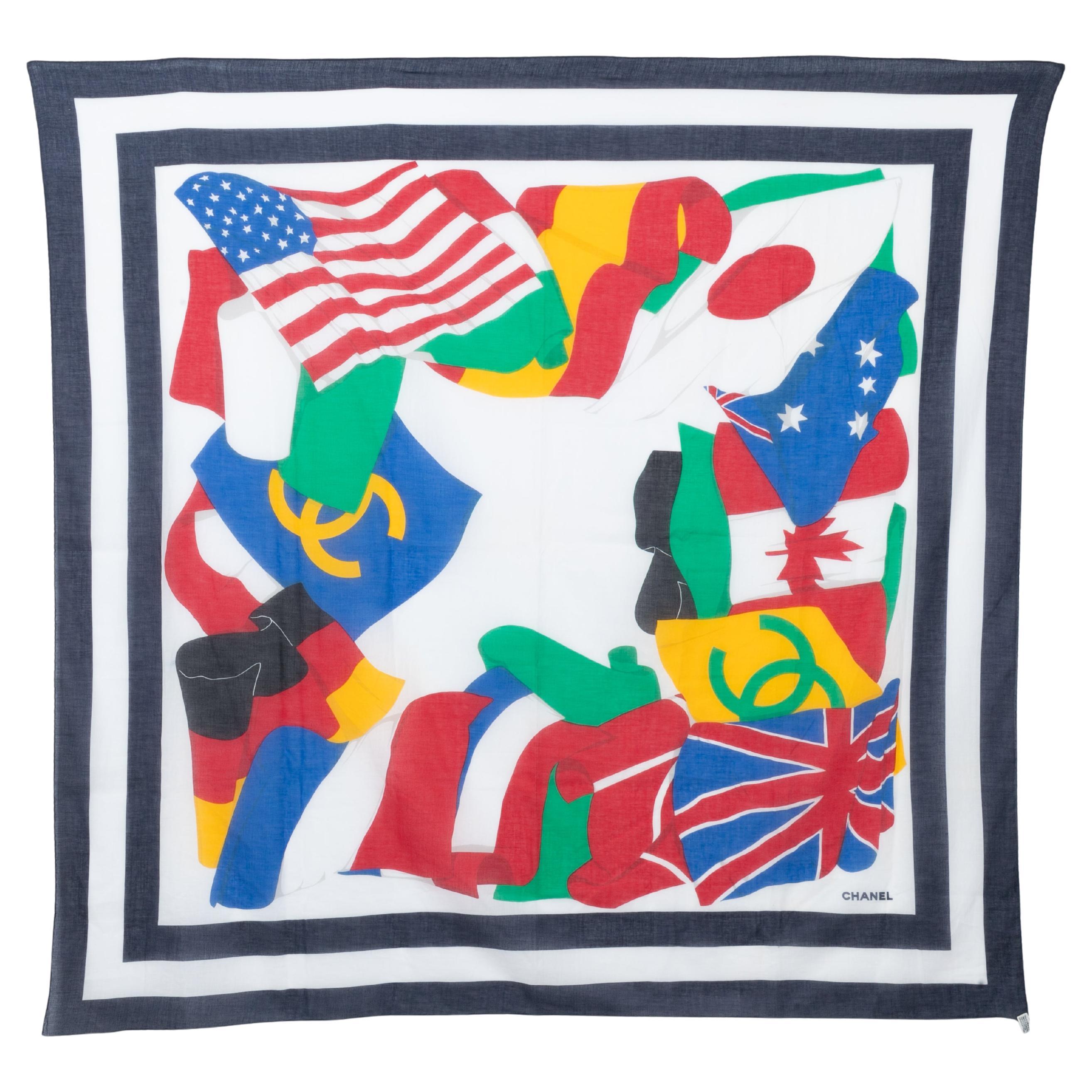 Foulard "bandiere" di Chanel