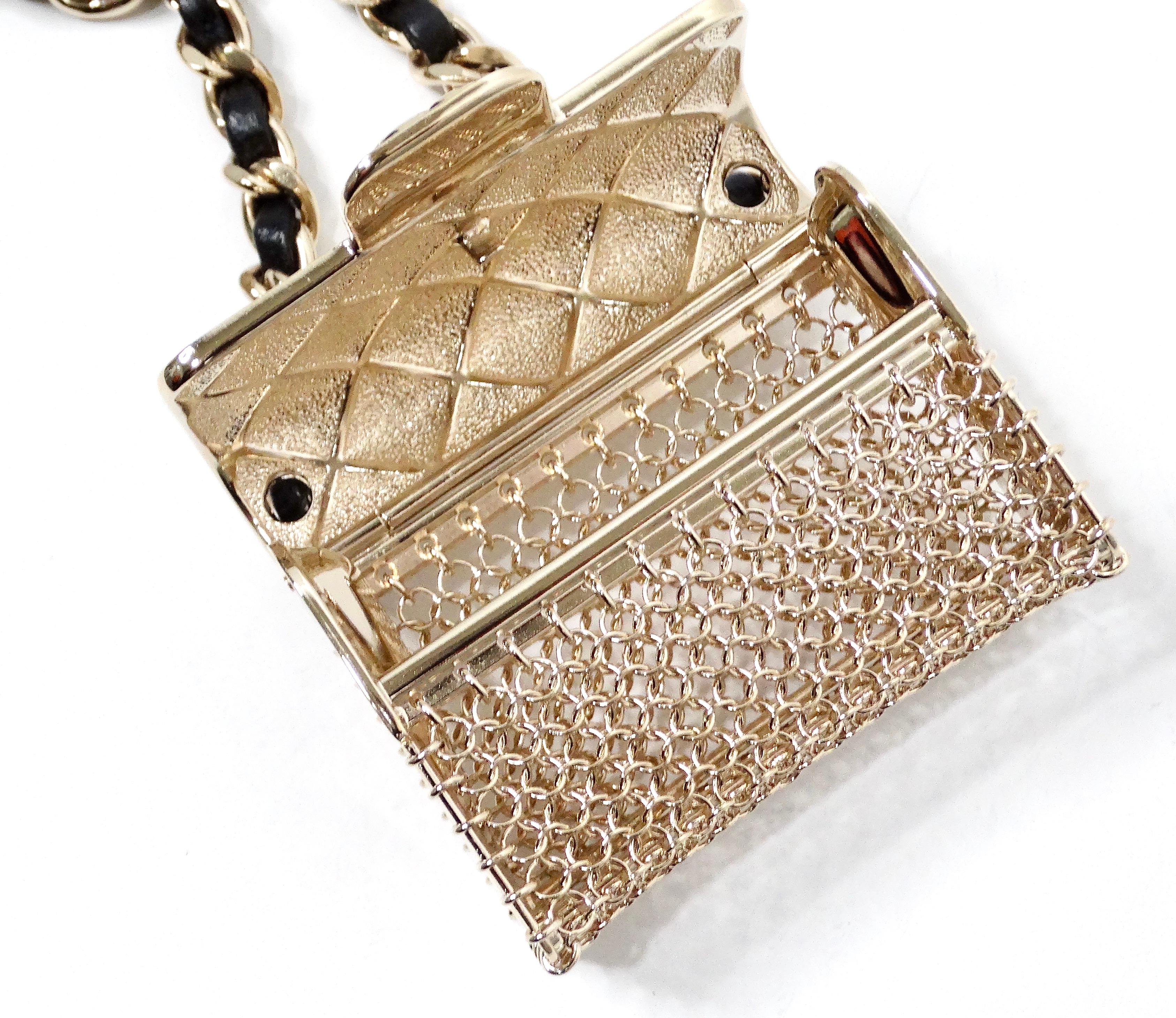 Donna Chanel Flap Bag Charm Catena Cintura o Collana 2021 in vendita