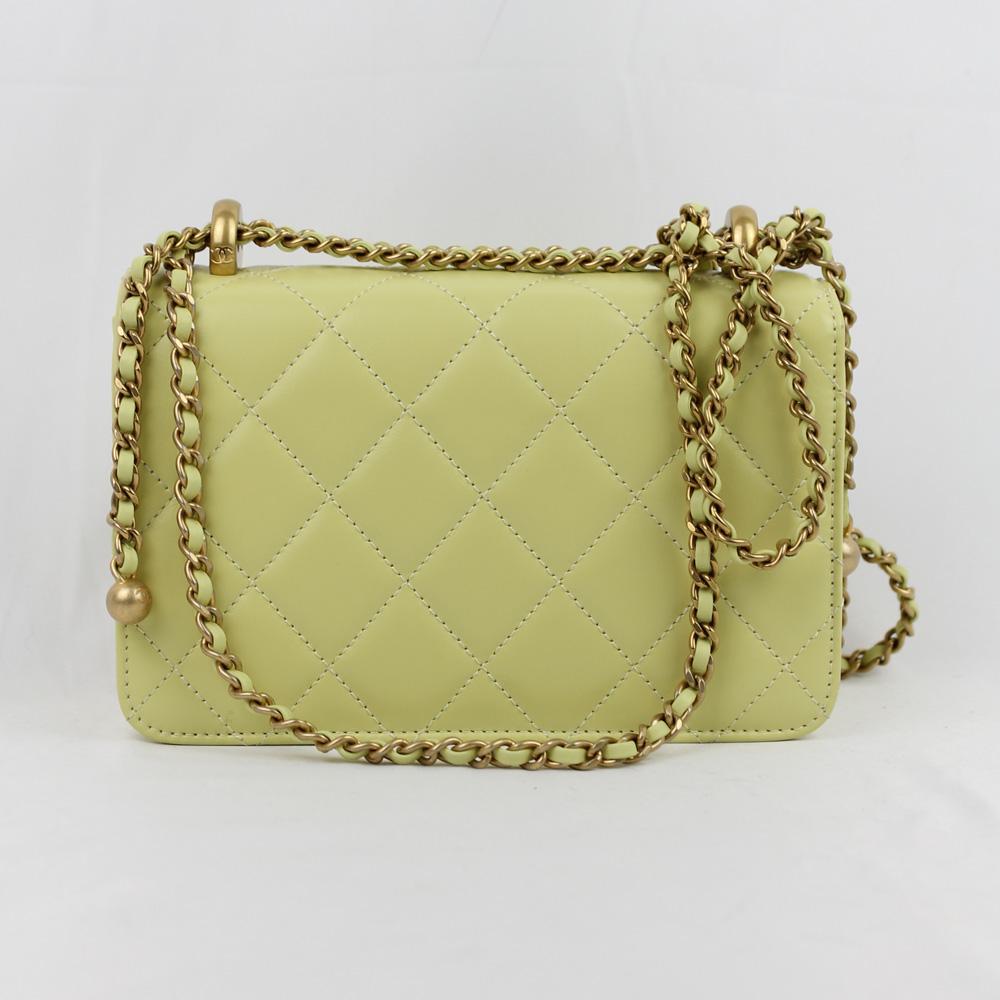 Chanel Flap Bag with Chain In Excellent Condition For Sale In Rubano, IT