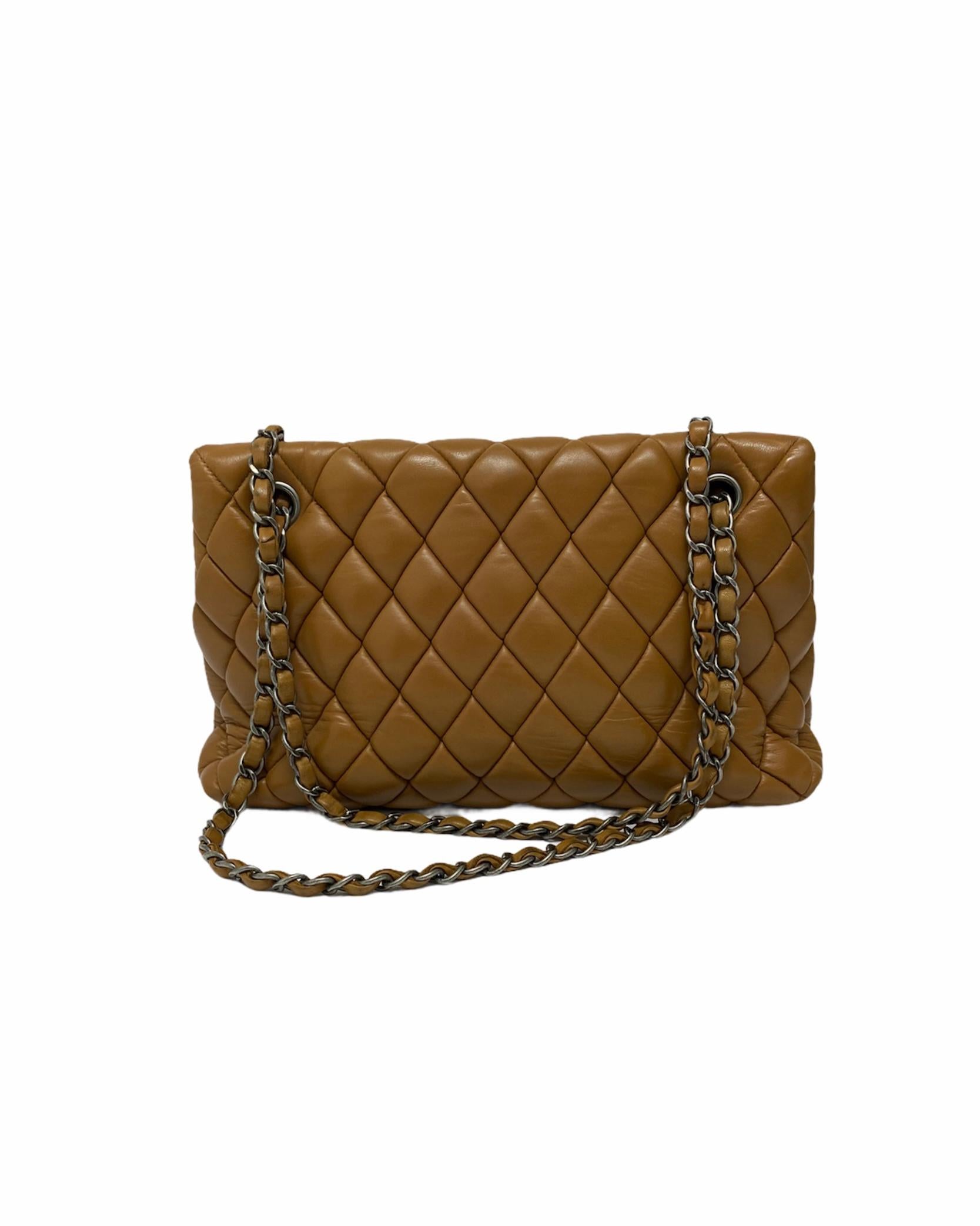 Chanel Flap Bag in Brown Leather with Silver Hardware In Excellent Condition In Torre Del Greco, IT