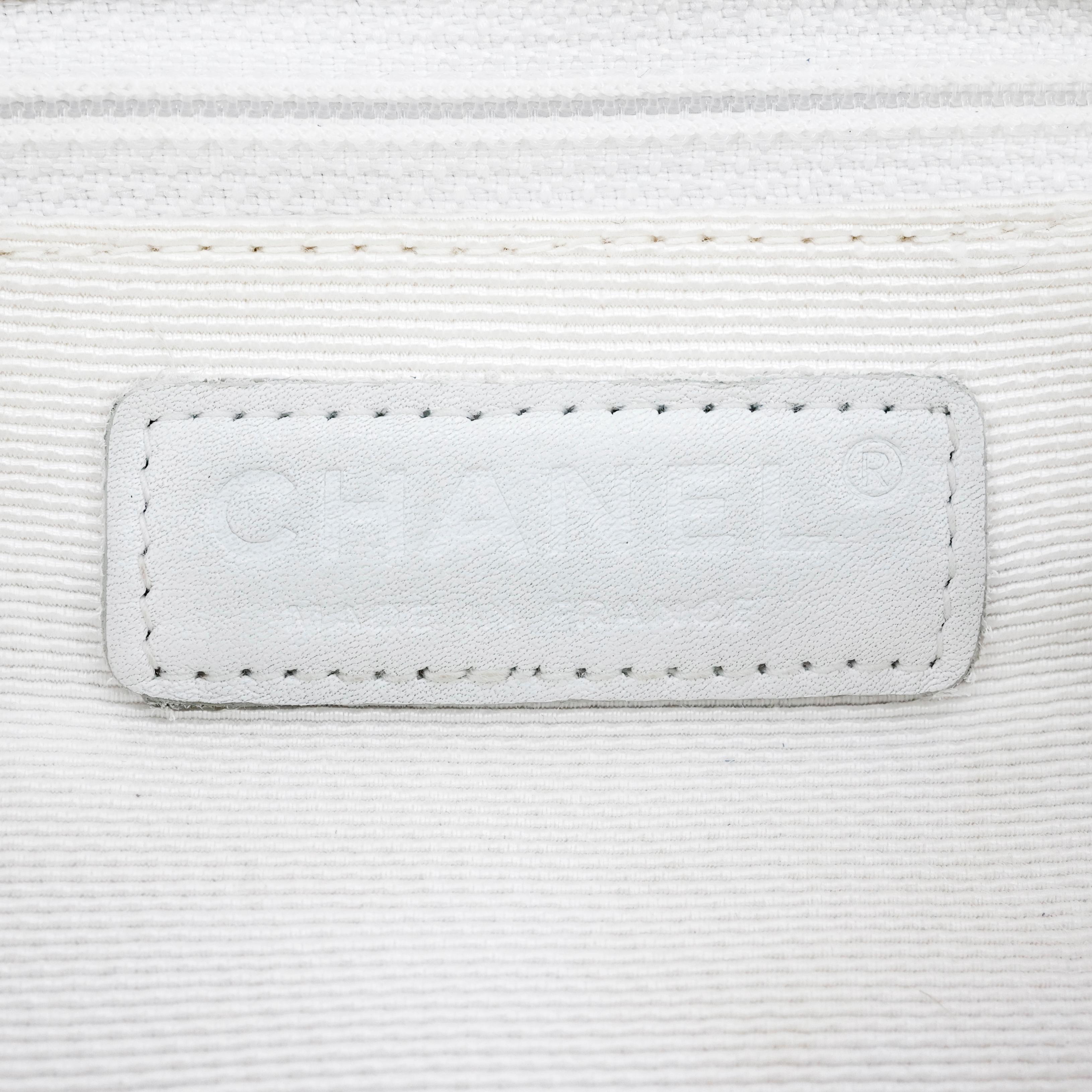 Chanel Flap Bag in Crochet For Sale 3