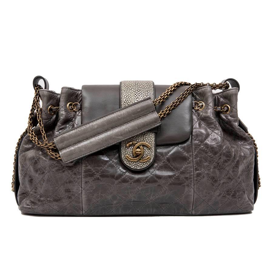 Chanel Gray Varnished Quilted Aged Leather and Galuchat Flap Bag In Good Condition In Paris, FR