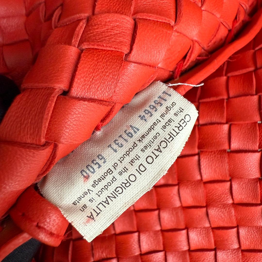 Chanel - Sac à rabat rose moyen en cuir verni jaune perforé 2009-10 en vente 10