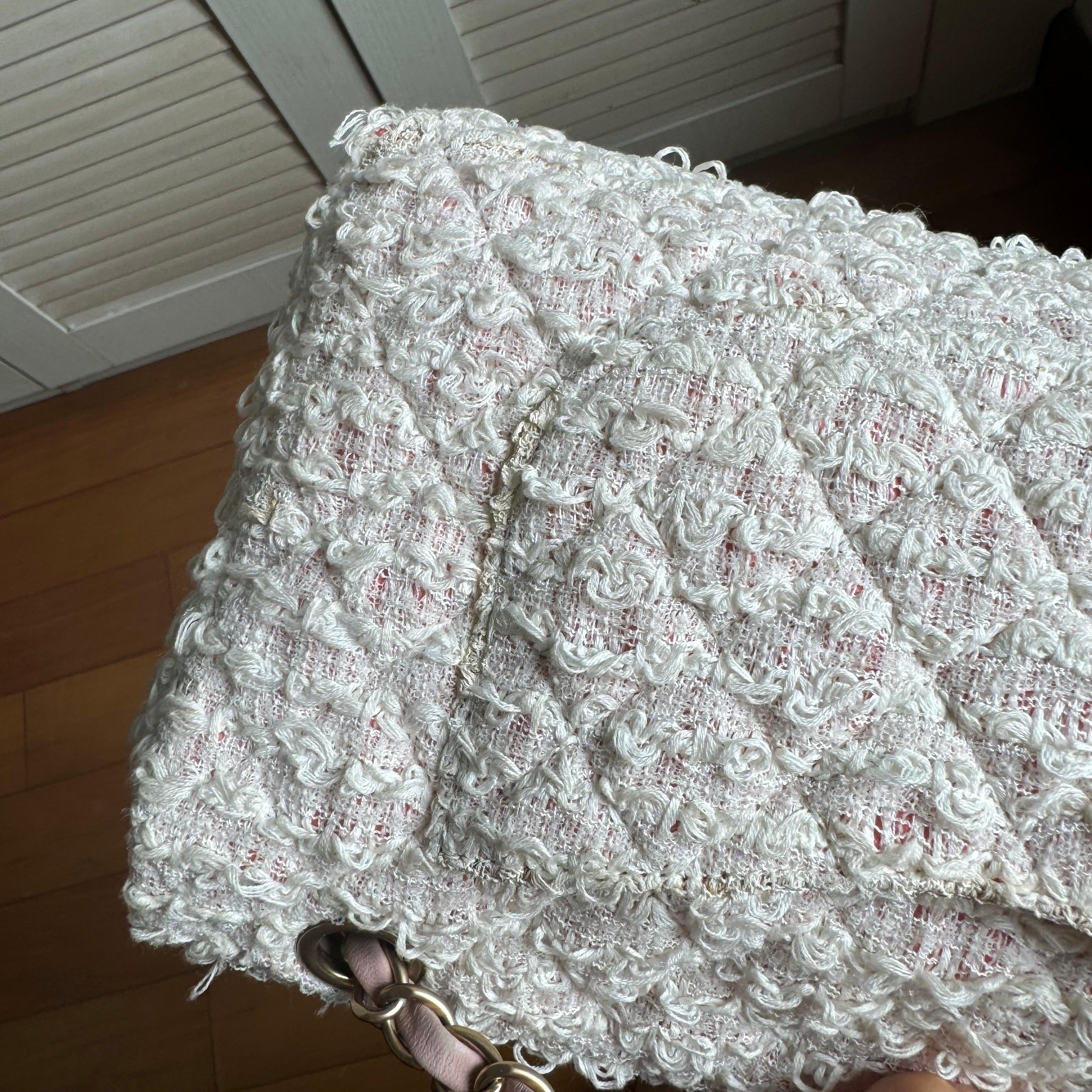 Sac à rabat Chanel en tweed rose moyen 2009-2010 en vente 10