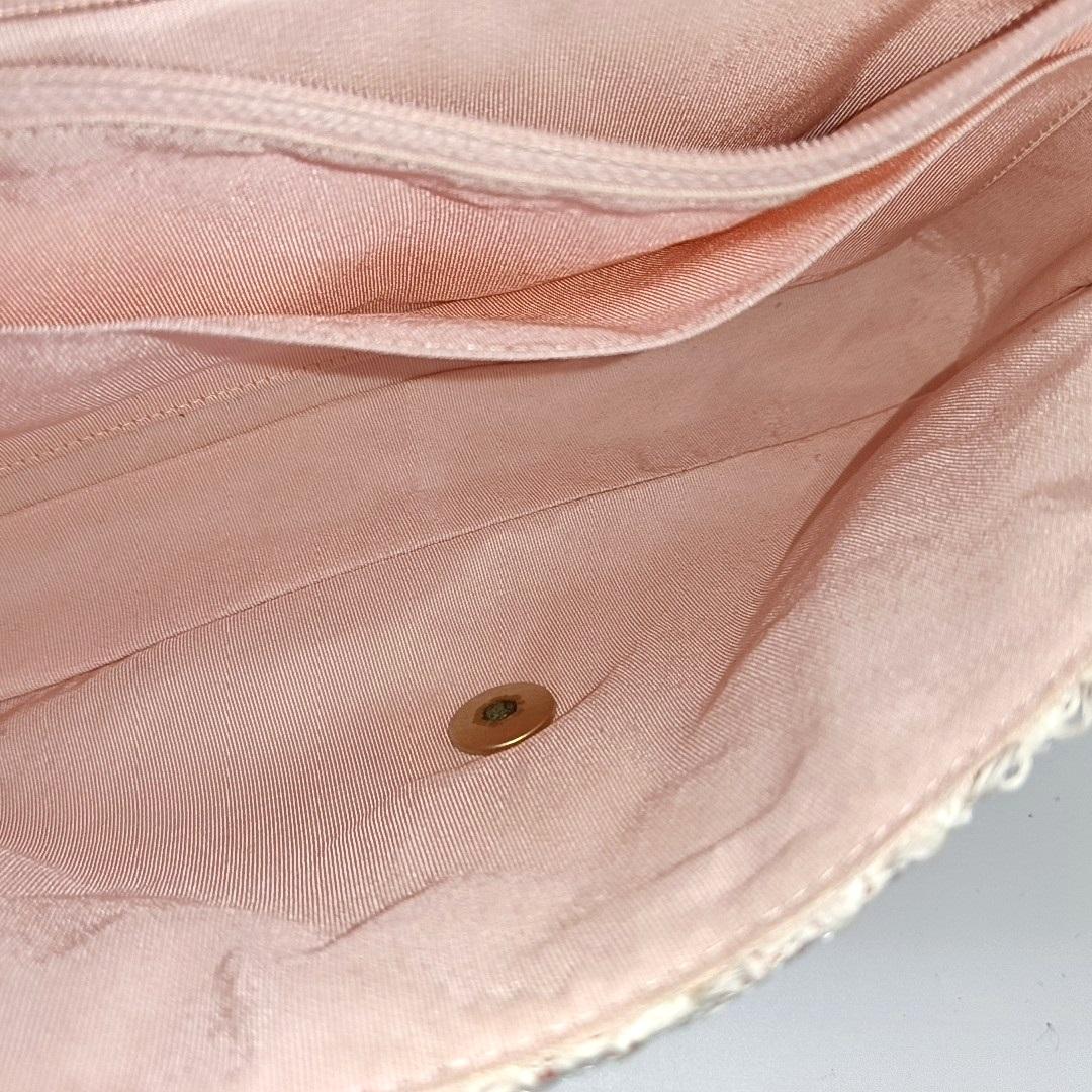 Sac à rabat Chanel en tweed rose moyen 2009-2010 en vente 2