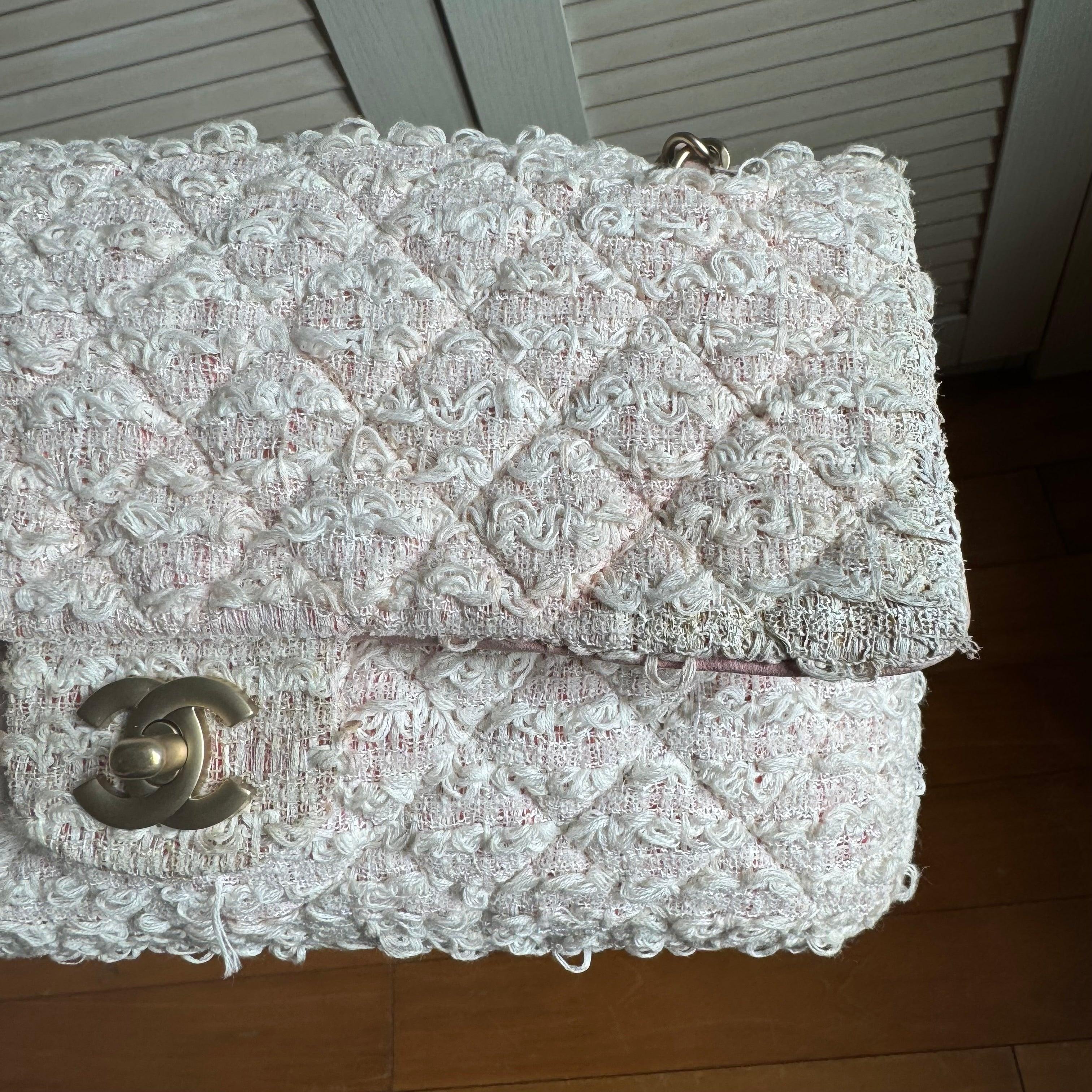 Sac à rabat Chanel en tweed rose moyen 2009-2010 en vente 4