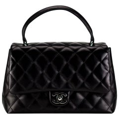 Chanel Klappe Tasche mit seltenen Limited Edition Top Handle Medium Schwarz weiches Lammfell