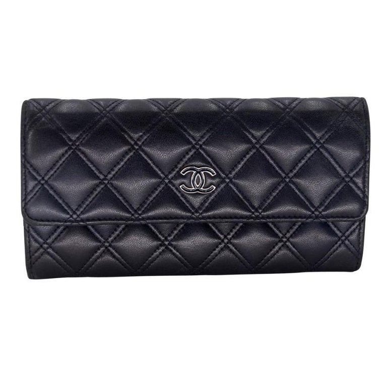 Chanel Flap Lambskin Leather CC L-gusset Wallet CC-0326N-0086 For Sale at  1stDibs