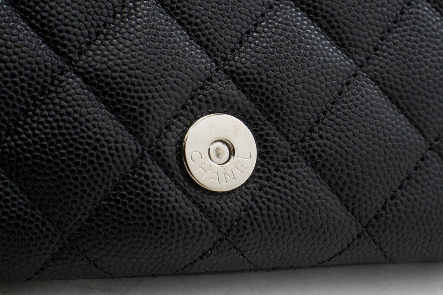 CHANEL Klappe Telefonhalter mit Kettentasche Schwarze Crossbody Clutch im Angebot 10