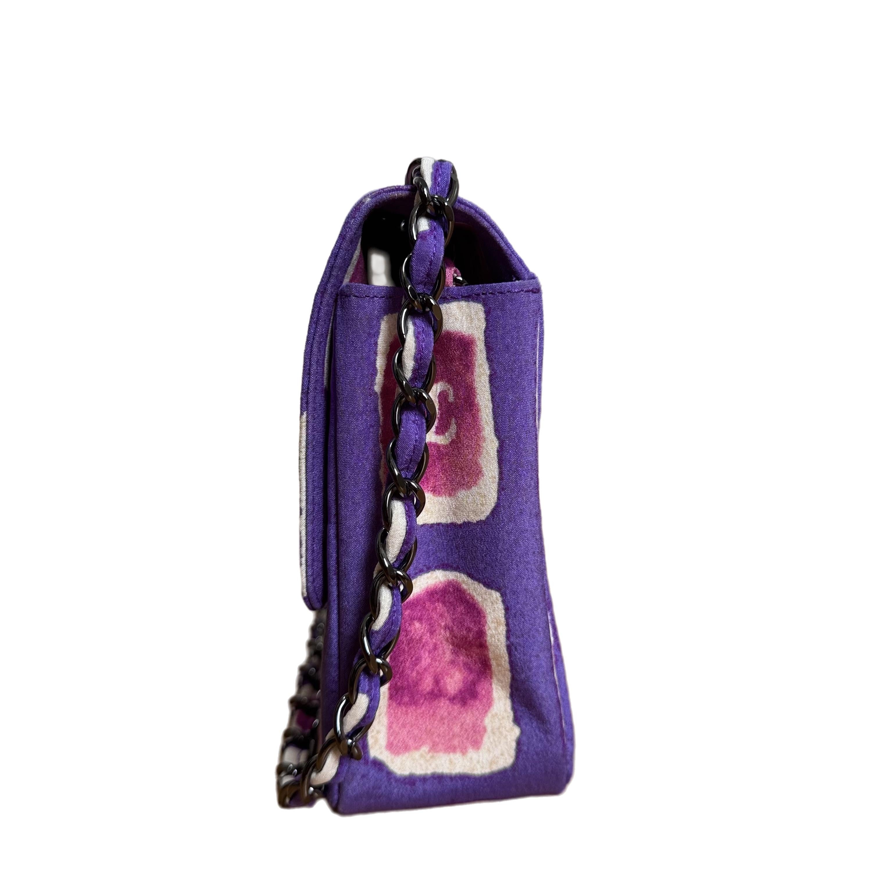 Chanel - Sac à bandoulière à rabat Frame violet rose tissu 2000-2002 chaîne unique Bon état - En vente à AUBERVILLIERS, FR