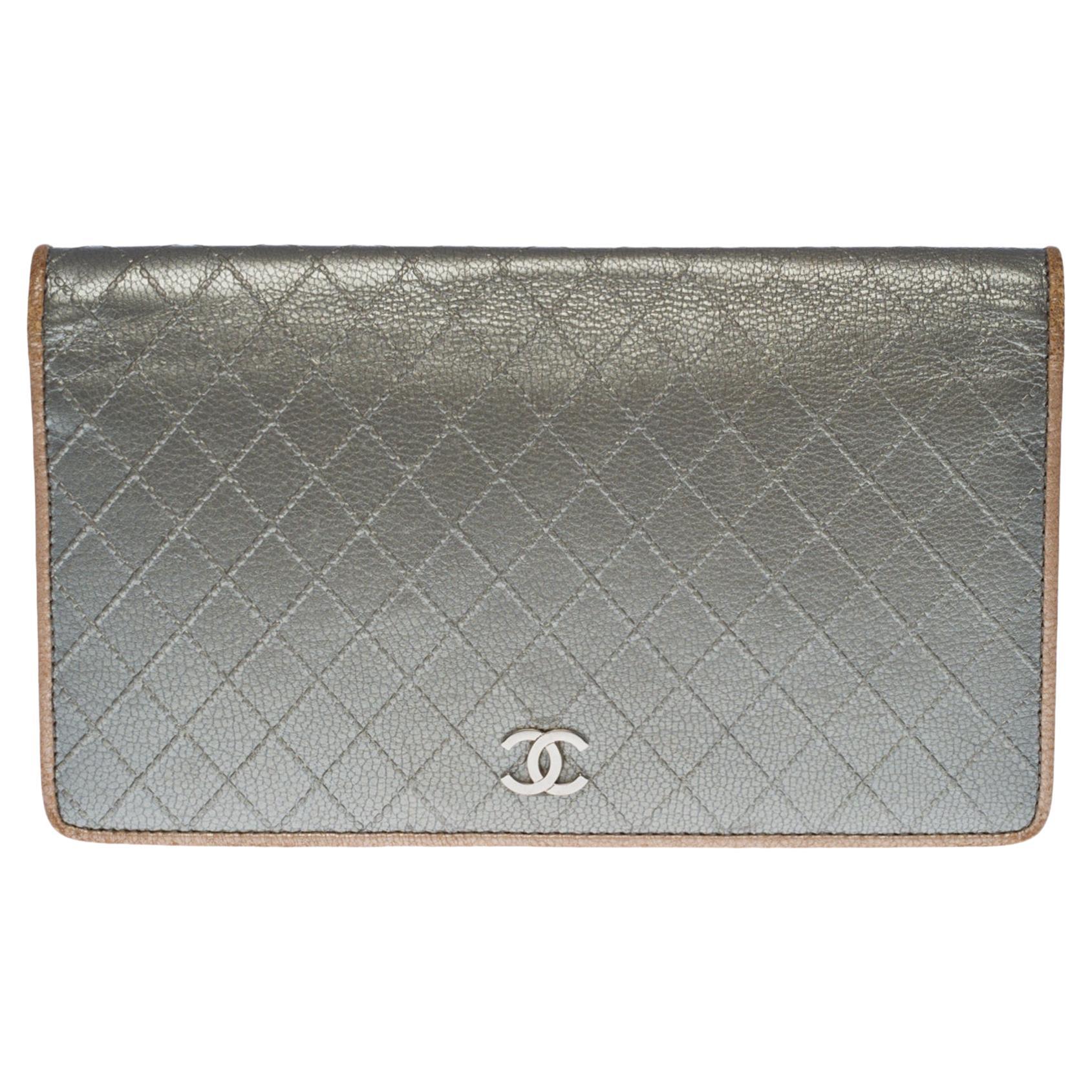 Chanel Flap Wallet in Metallic Silver lambskin leather and Gold-tone interior