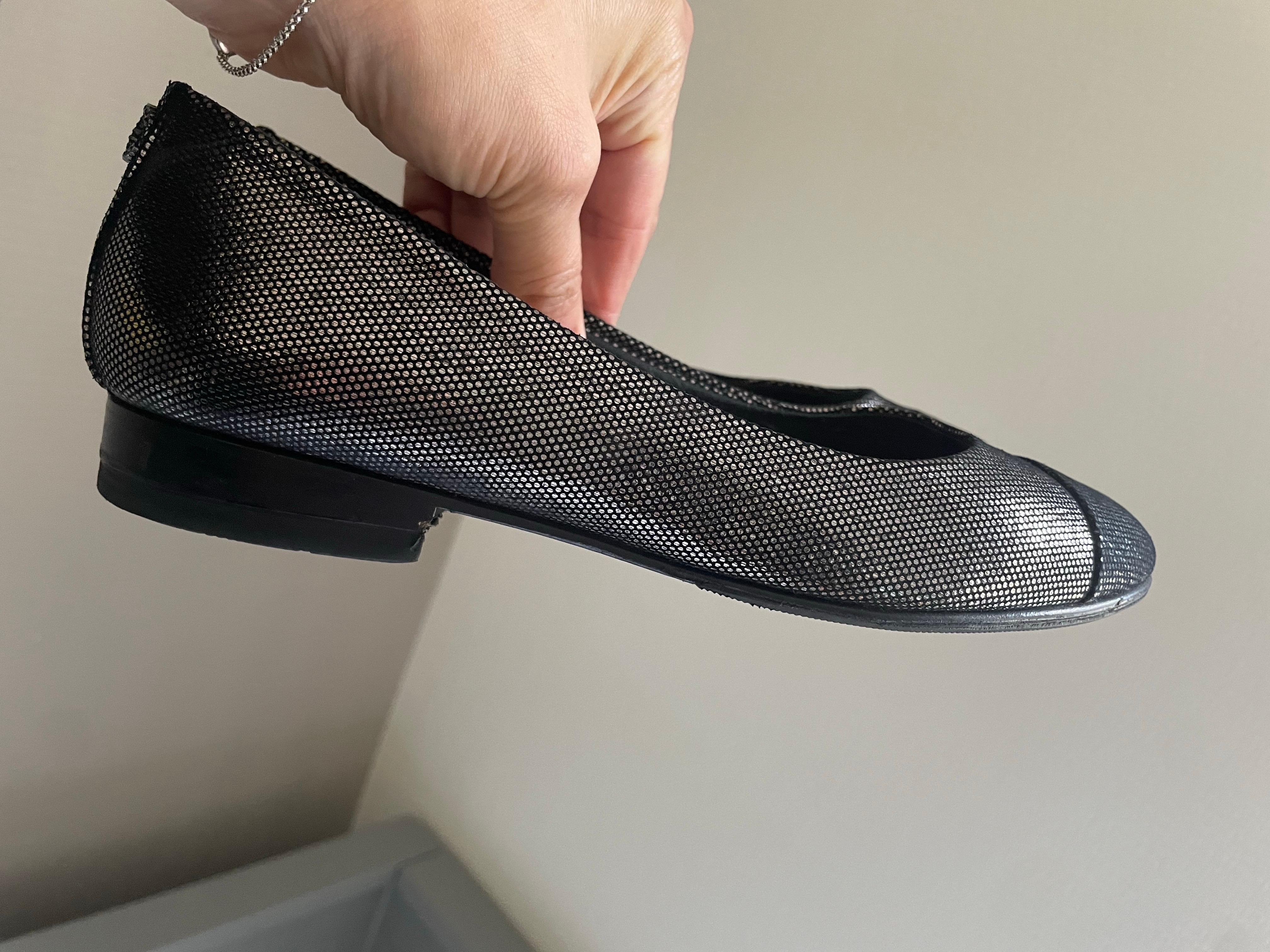 CHANEL Flat ballerina shoes CC In condizioni buone in vendita a CACHAN, FR