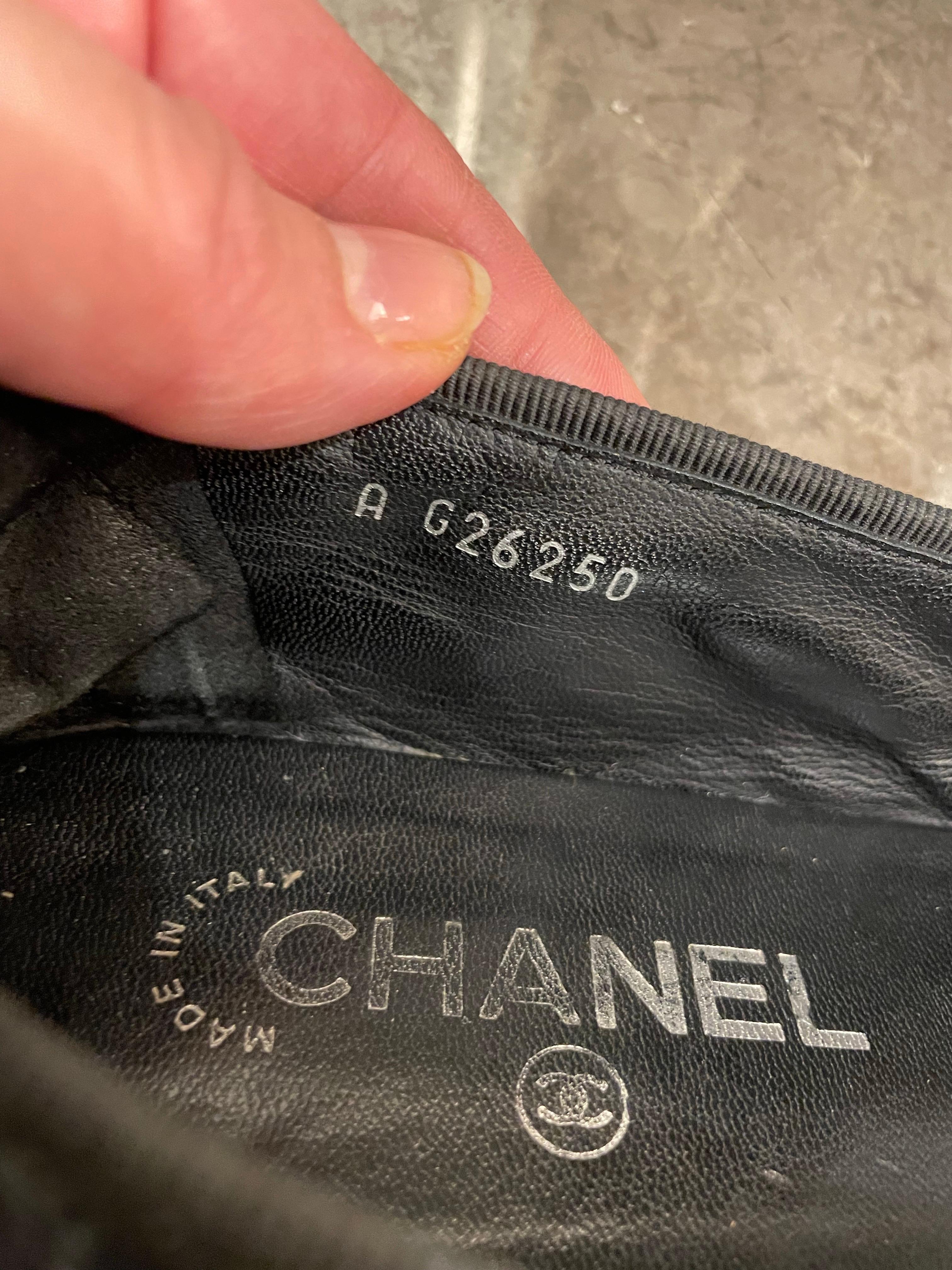 CHANEL Ballerines plates matelassées en vente 7