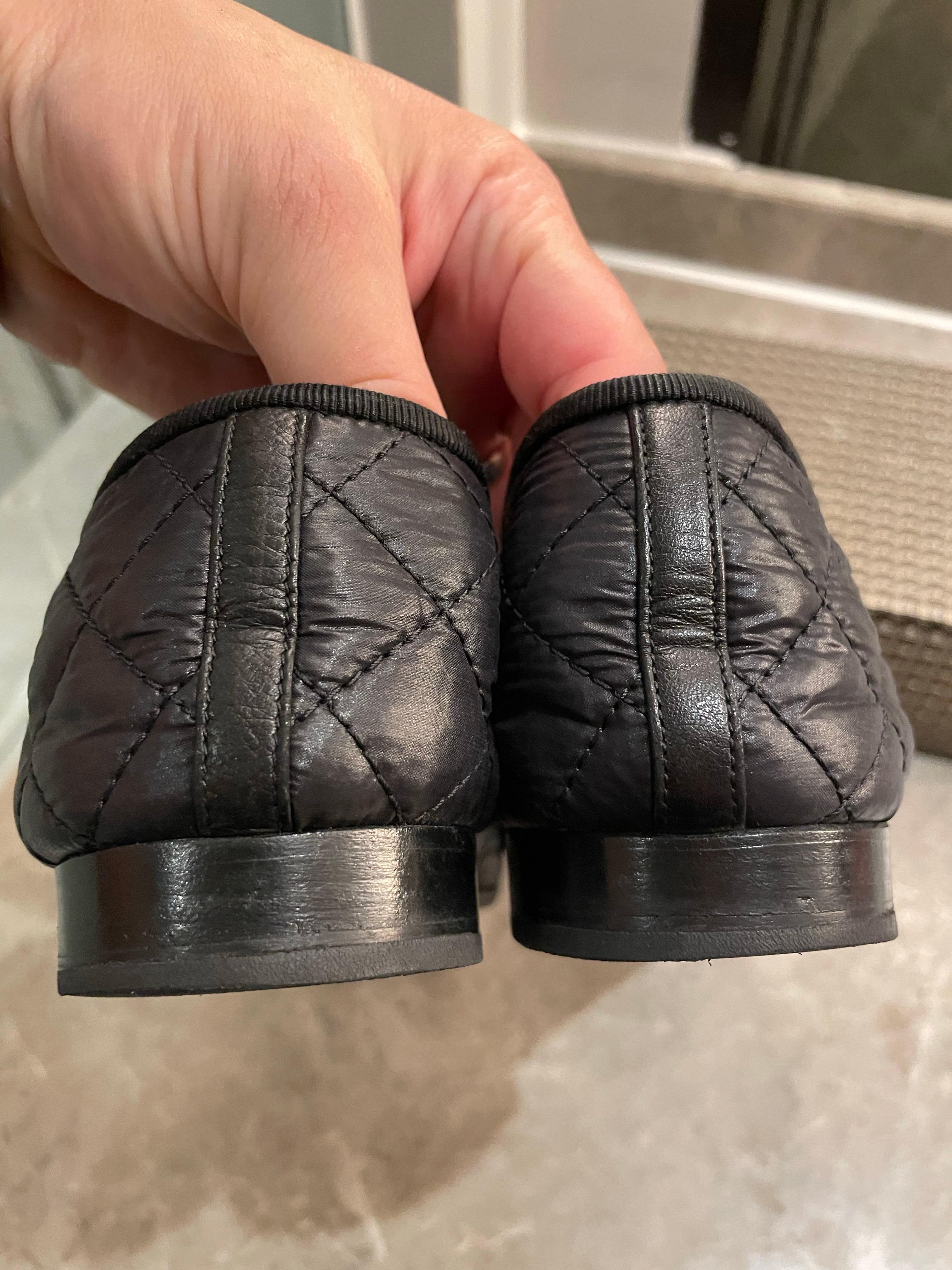CHANEL Ballerines plates matelassées Bon état - En vente à CACHAN, FR