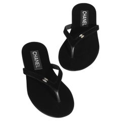 Chanel flip flops black velvet