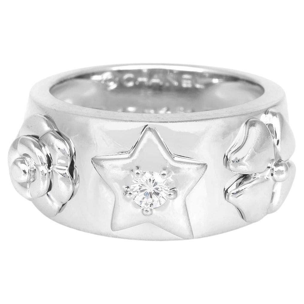 Anillo Chanel Motivo Floral Oro Blanco