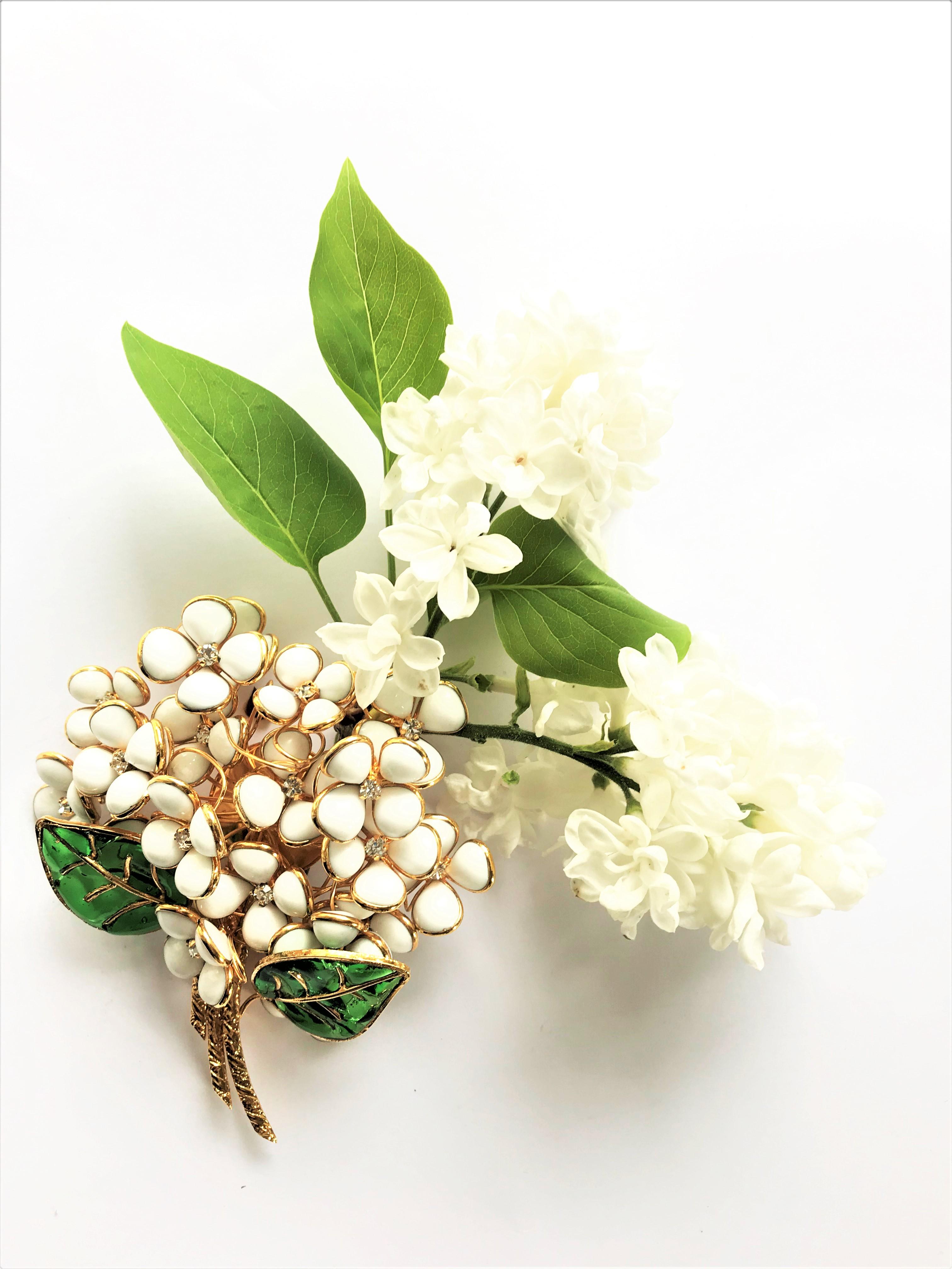 Women's CHANEL FLOWER BROOCH by Maison Gripoix, designed in 1985 by V. de Castellane For Sale