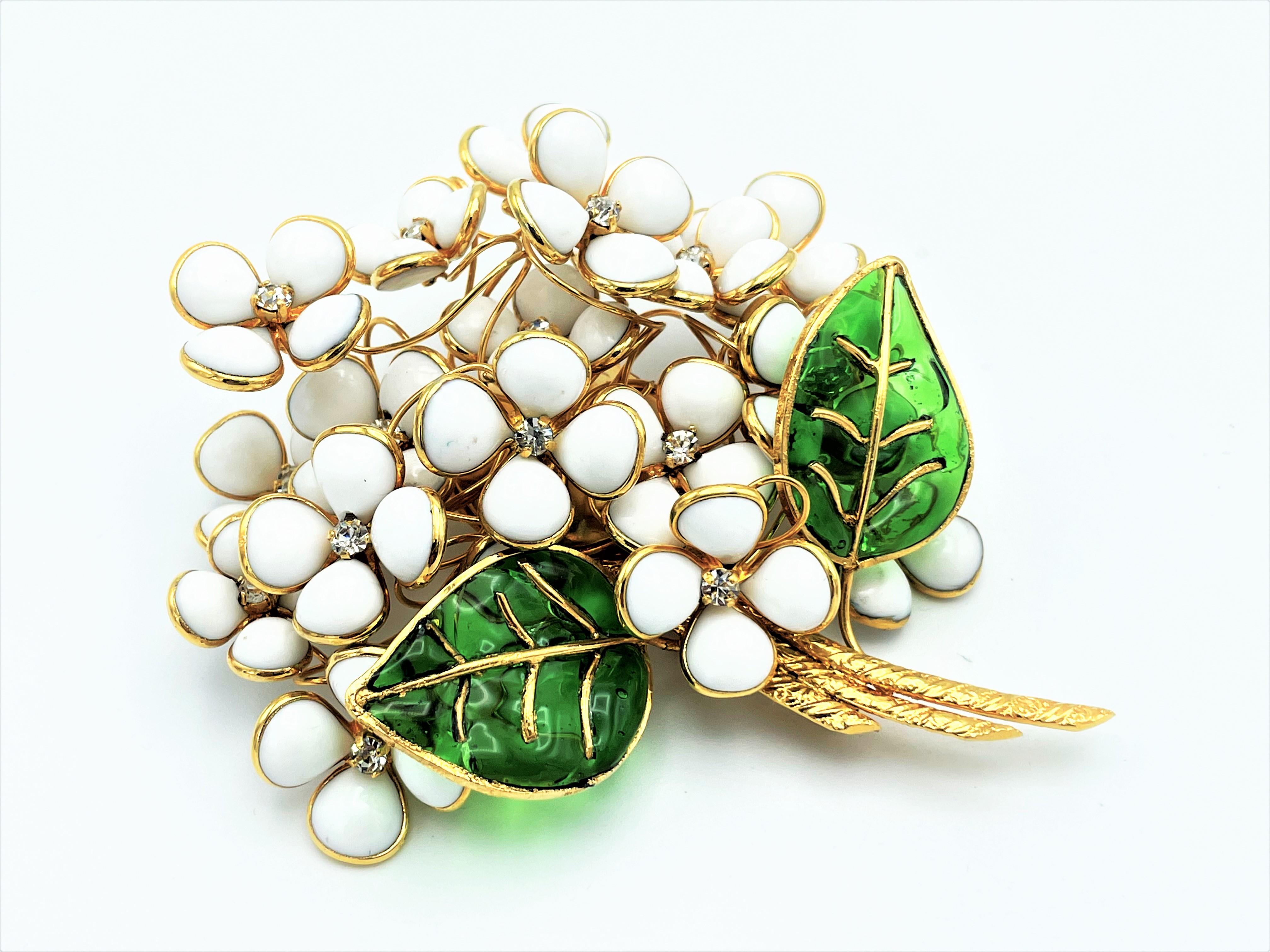 CHANEL FLOWER BROOCH by Maison Gripoix, designed in 1985 by V. de Castellane In Excellent Condition For Sale In Stuttgart, DE